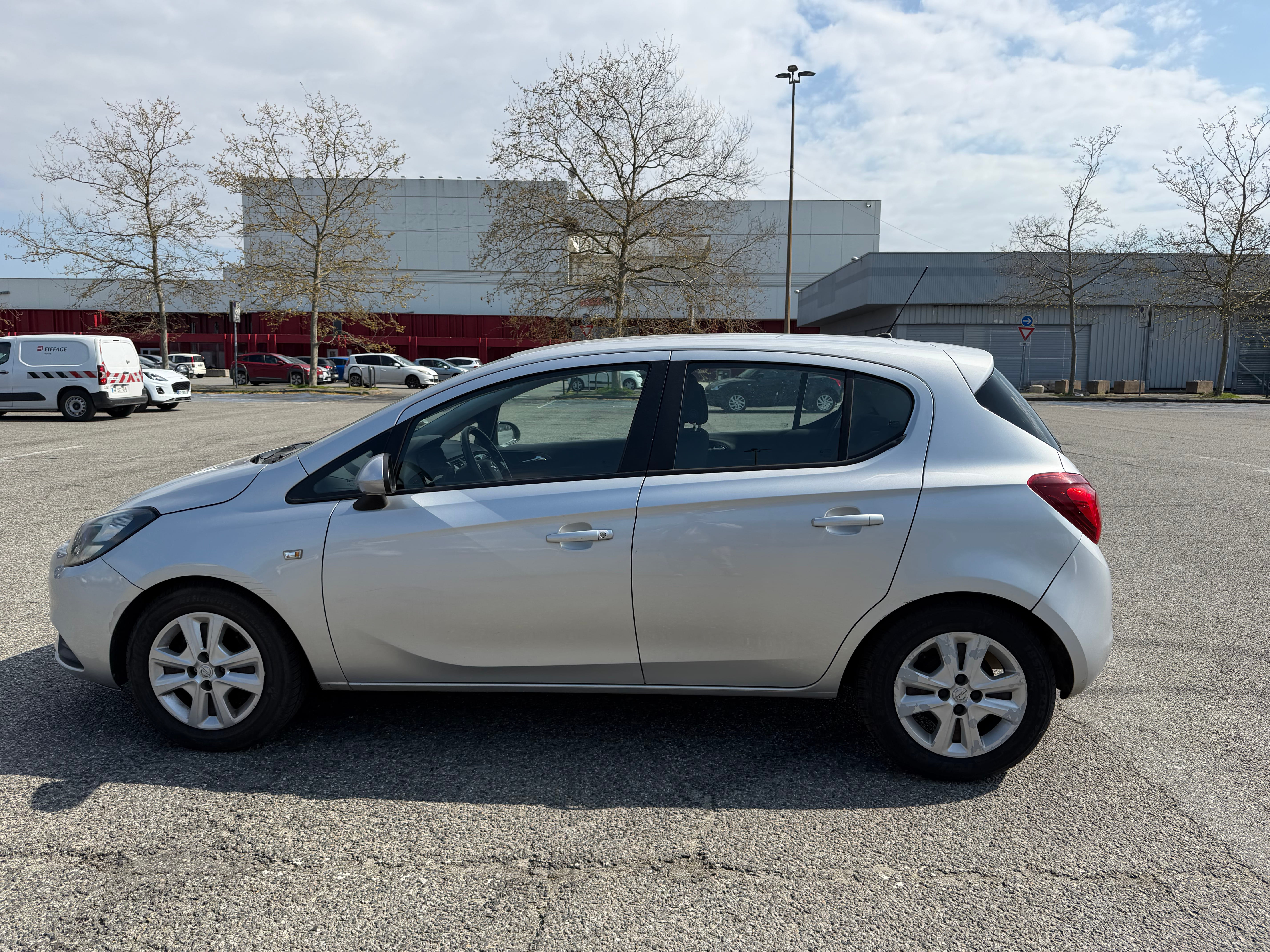 Opel Corsa avec Climatisation