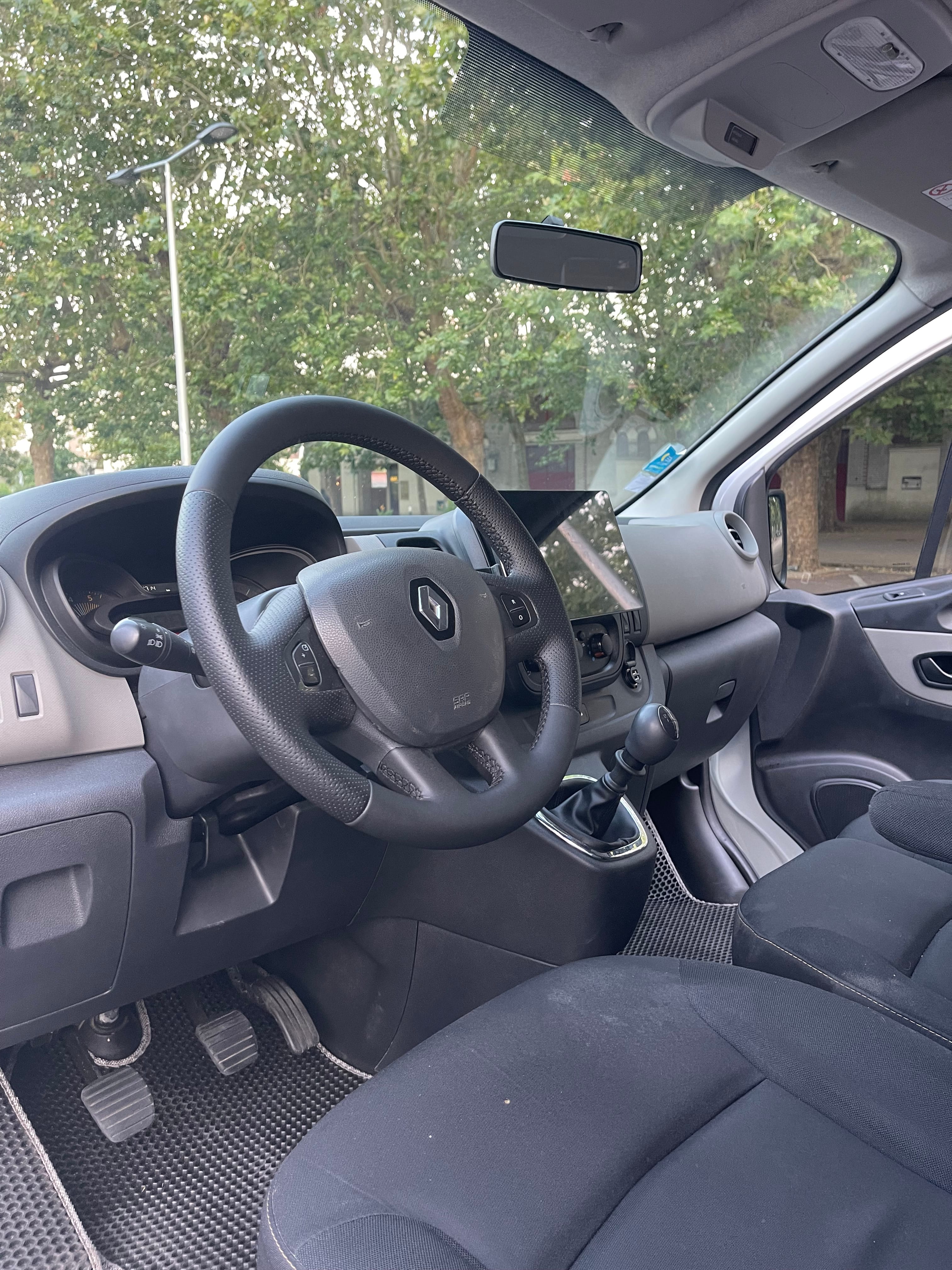 Renault Trafic Passenger avec Apple CarPlay