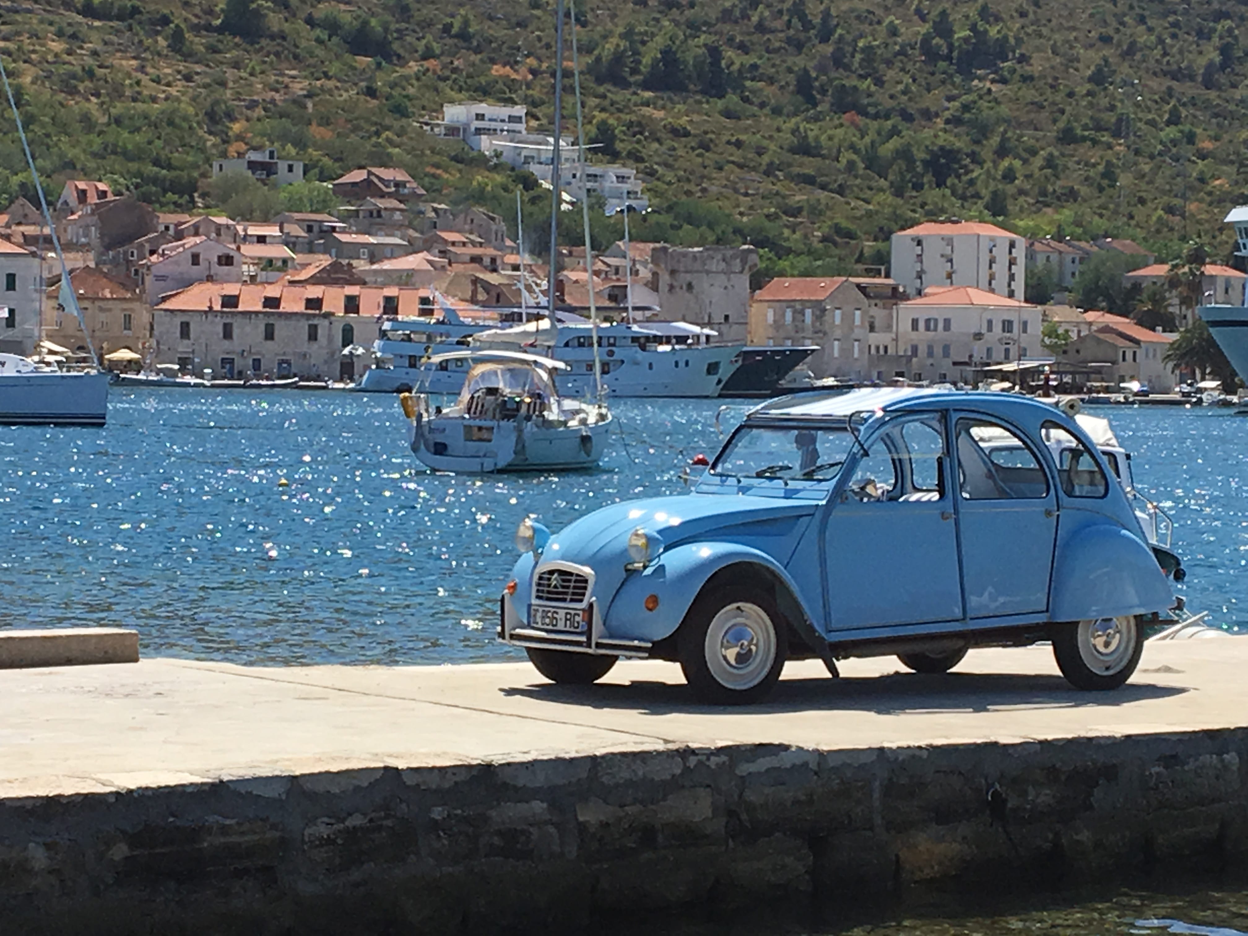 Citroen 2CV 6 Blue Virgin