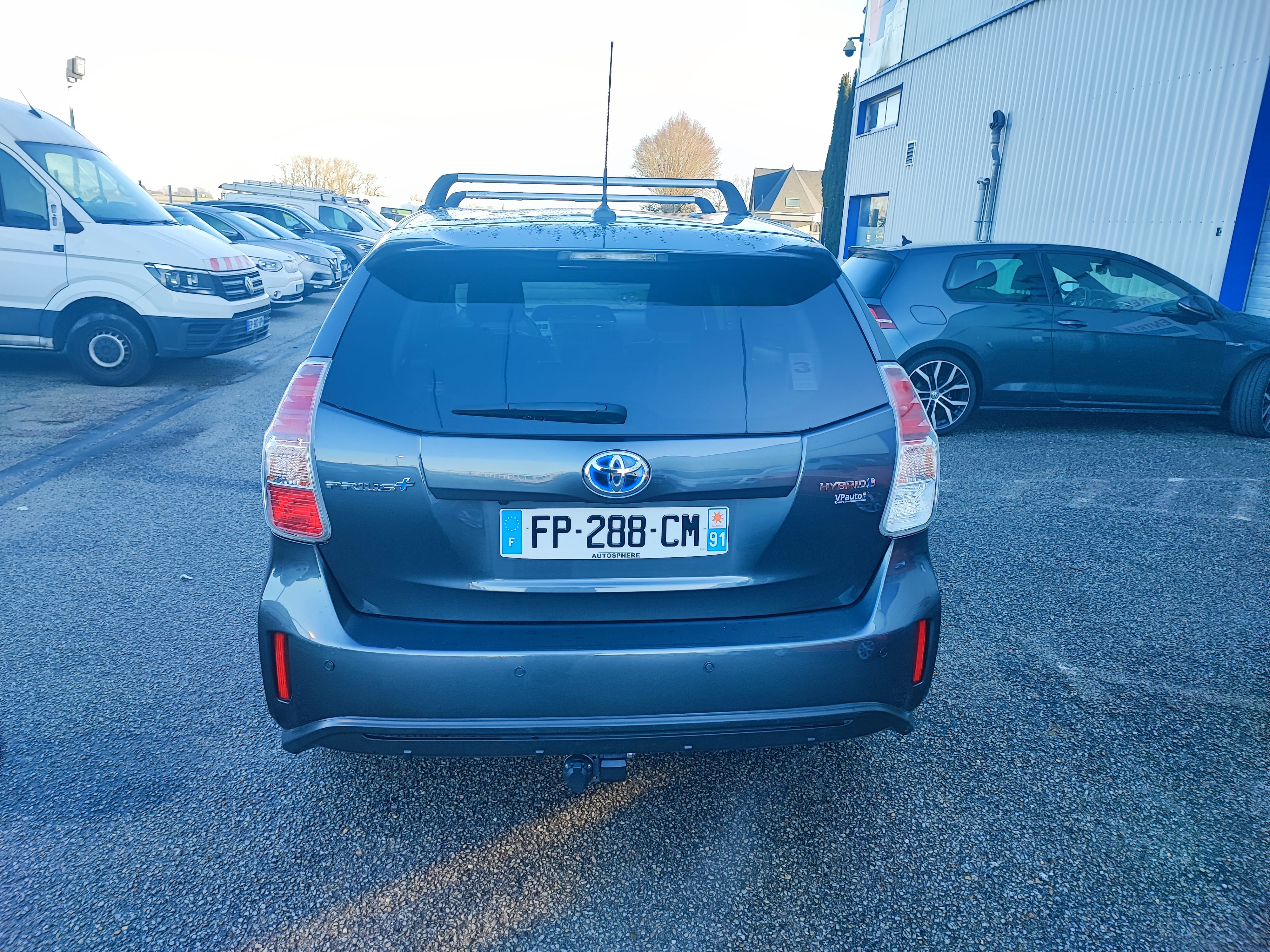 Toyota Prius + avec GPS