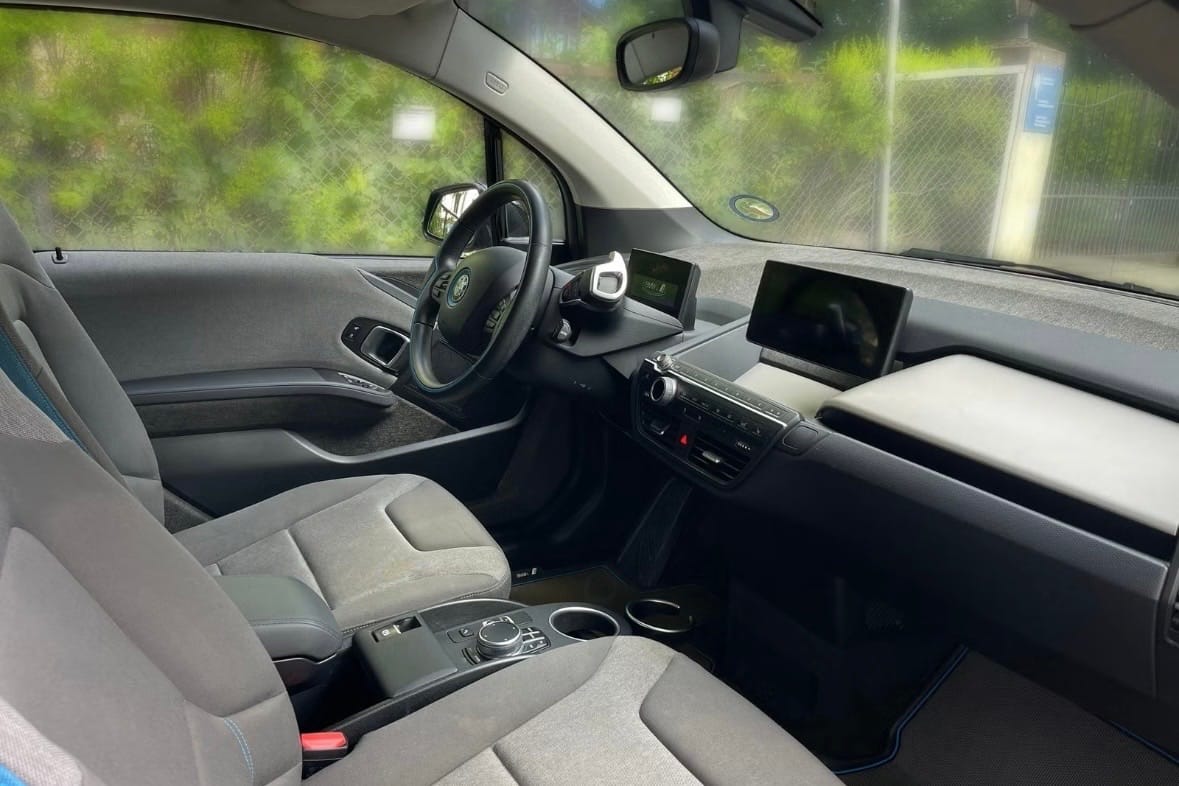 BMW I3 94 AH w/ Range Extender with Backup camera