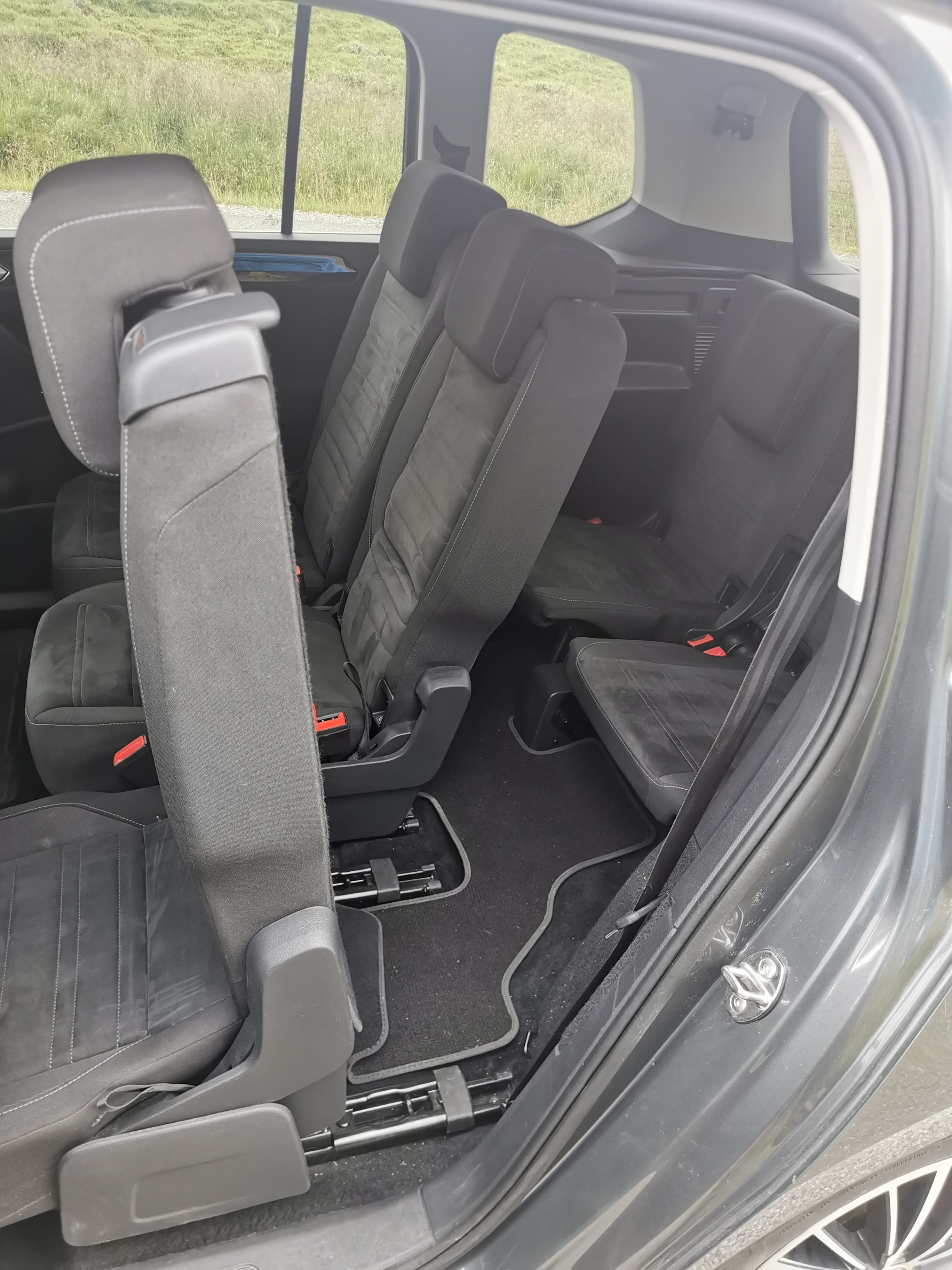 Volkswagen Touran 2.0 TDI med Bluetooth audio