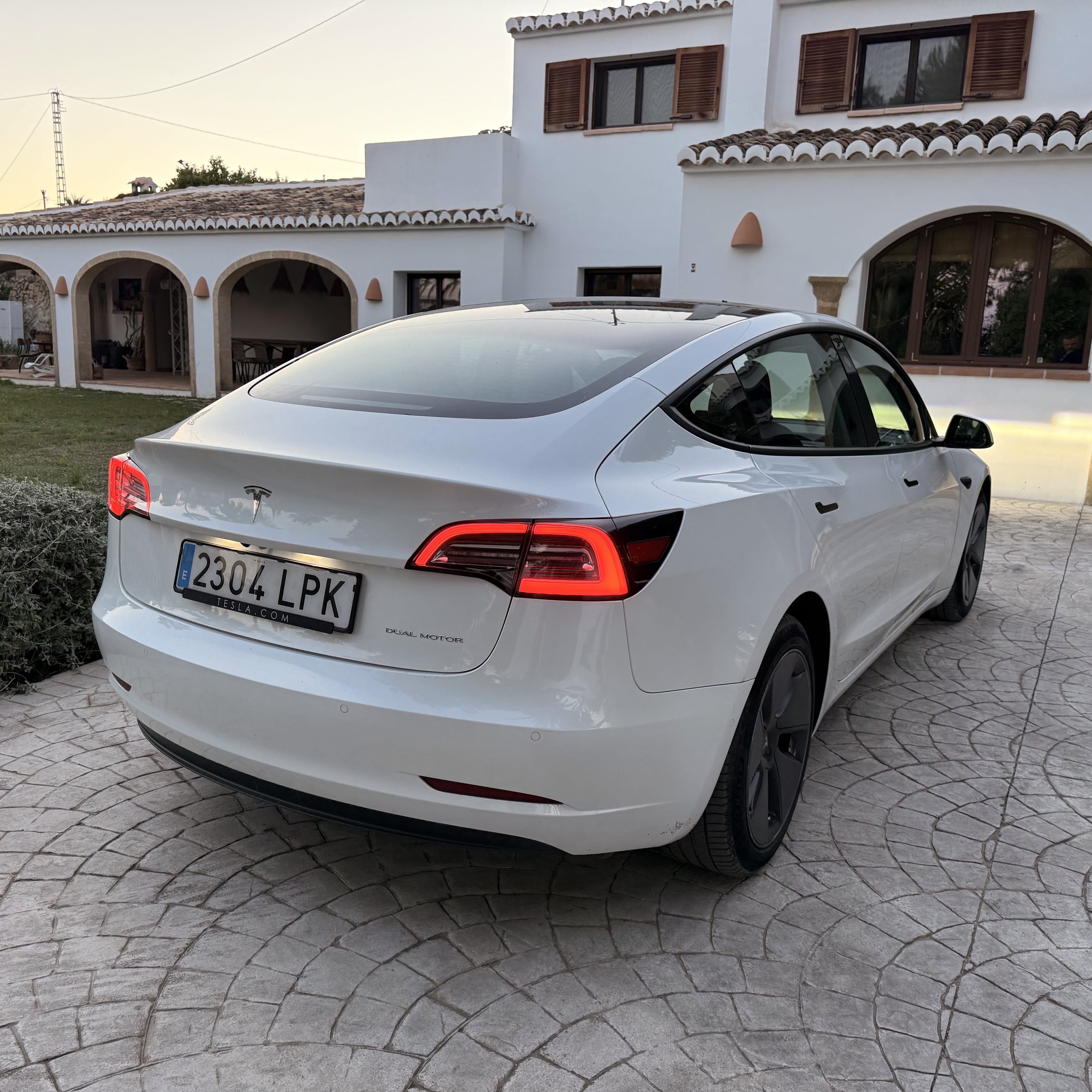 Tesla Model 3 Long Range con GPS