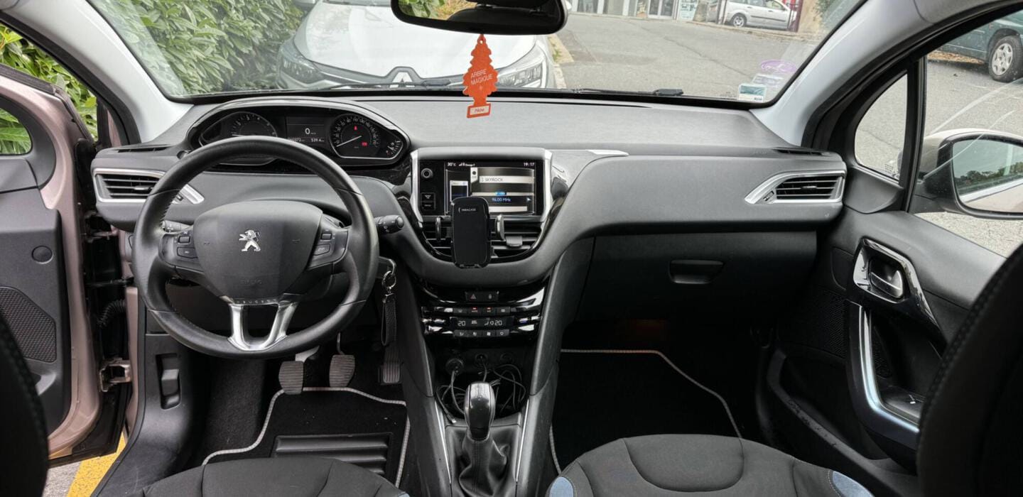 Peugeot 208 avec Climatisation