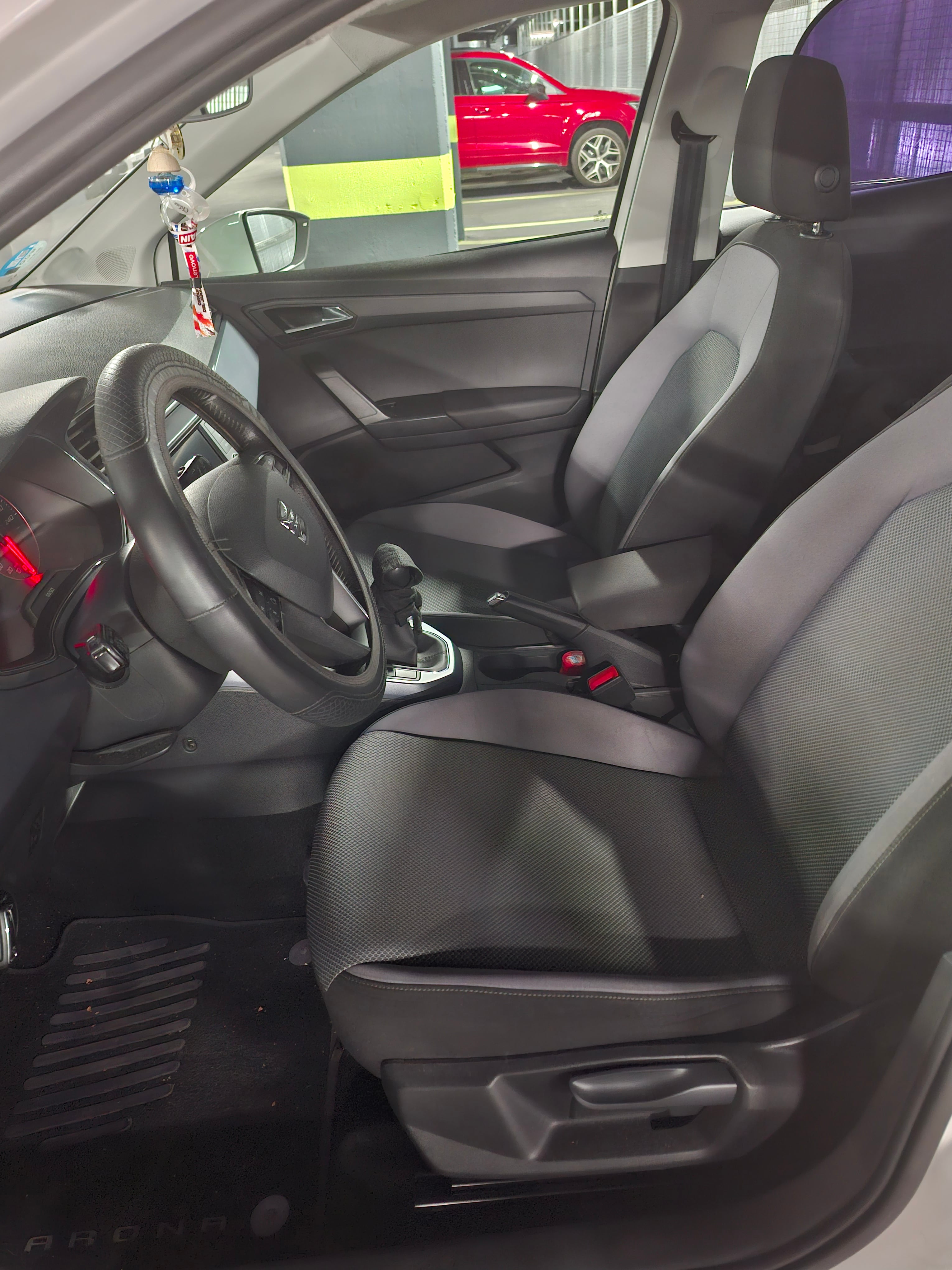 Seat Arona con Silla infantil