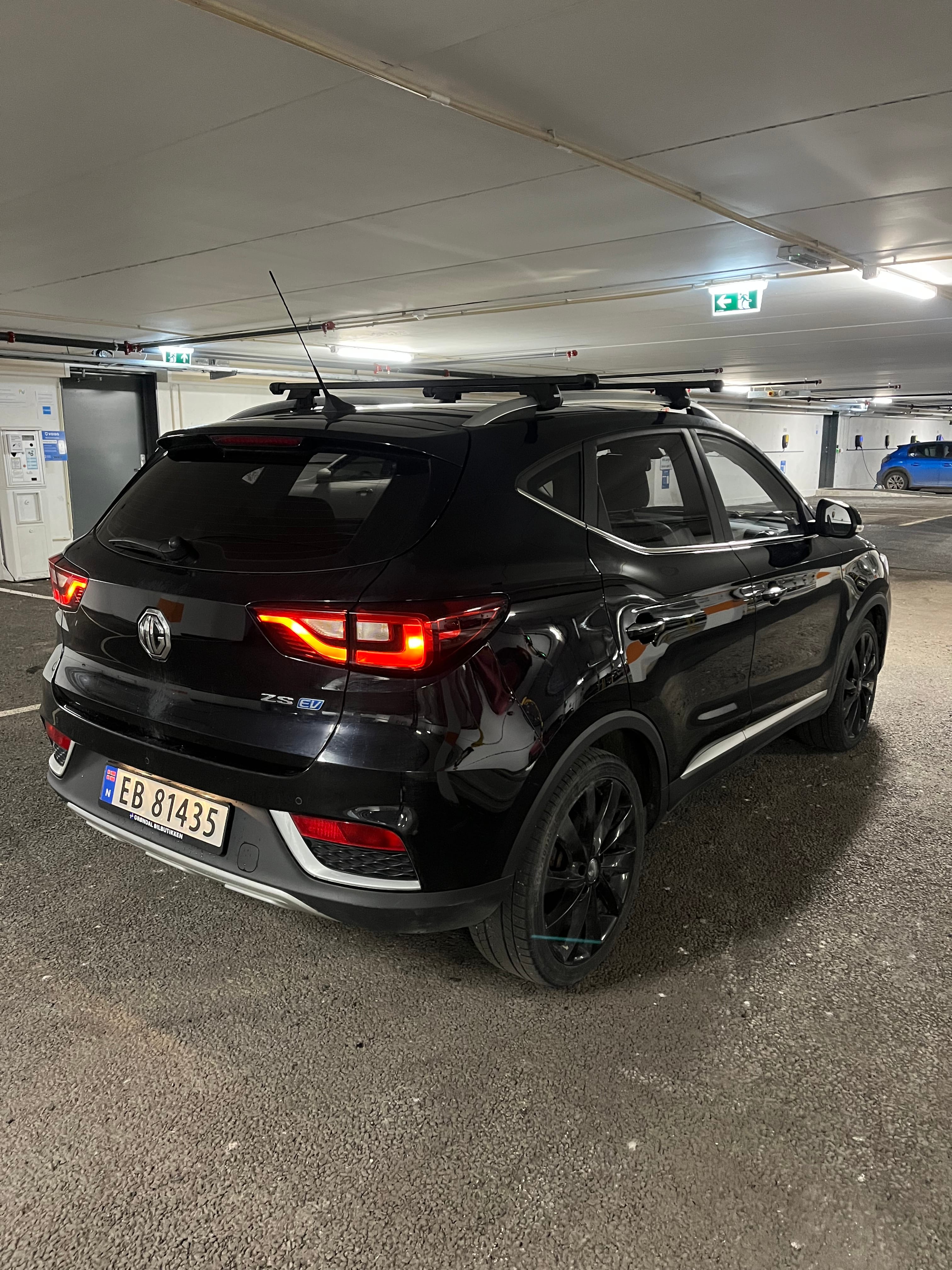 MG ZS EV med GPS