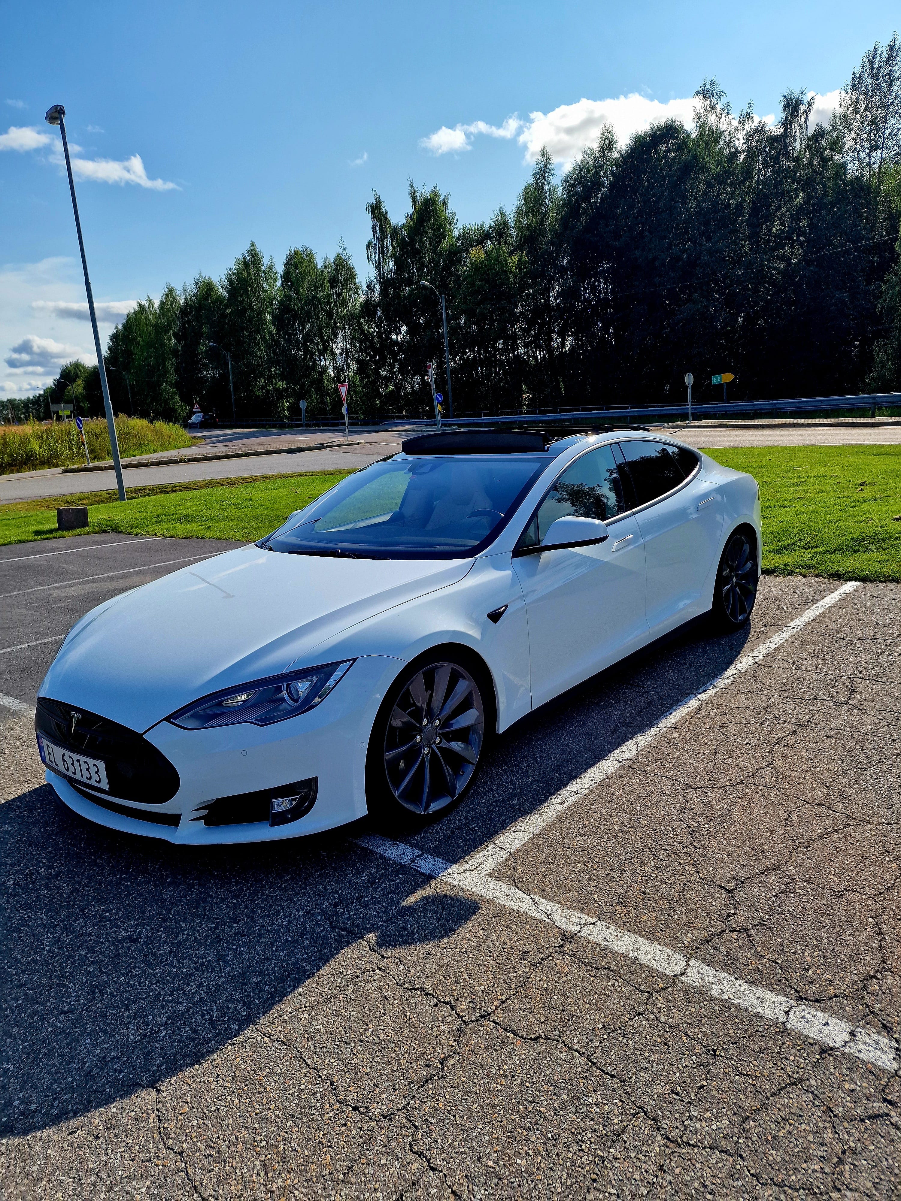 Tesla Model S 85D, 2015, Electric, automatic, 7 seats