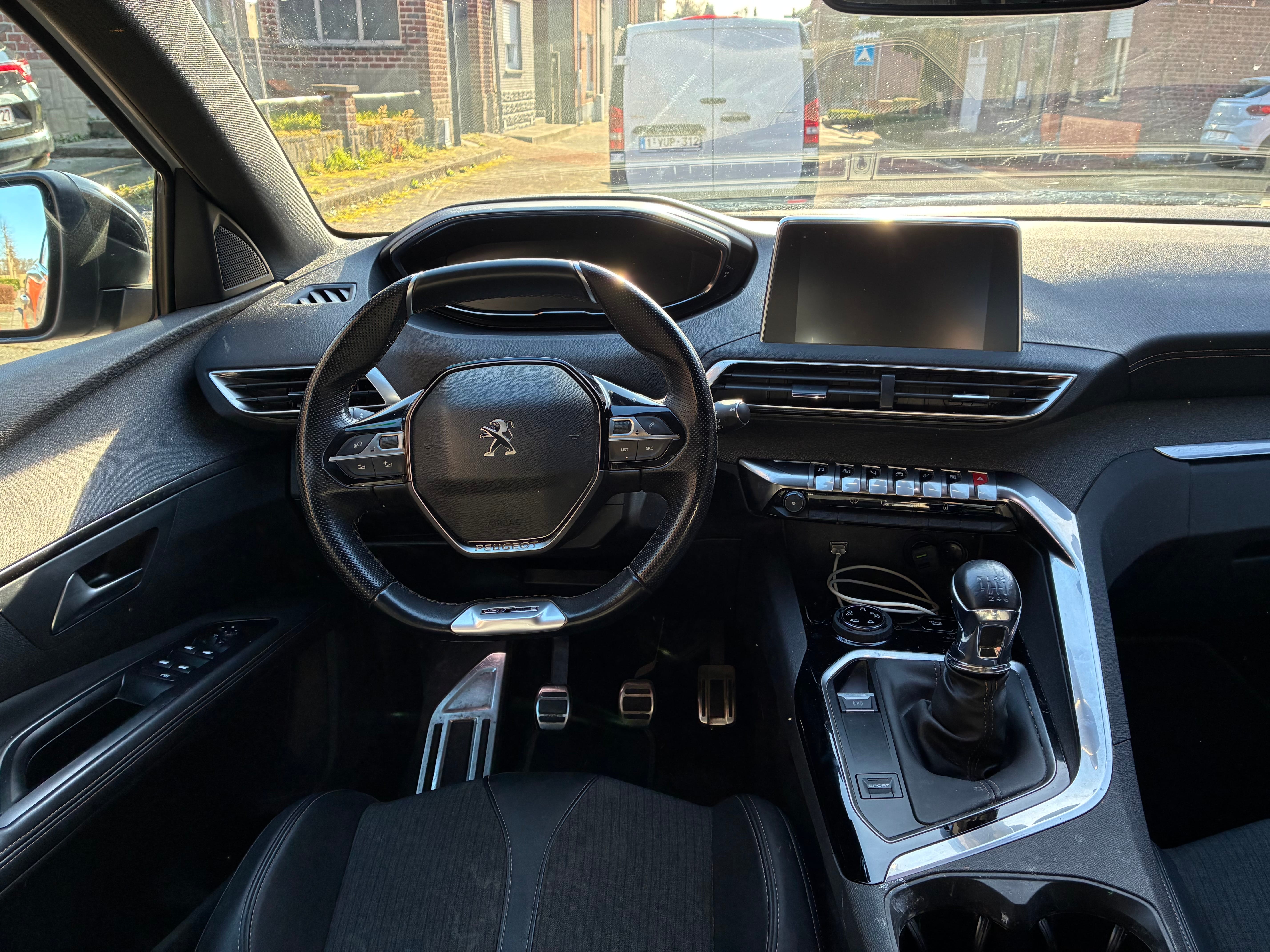 Peugeot 5008 GT Essence 7 places avec Siège bébé