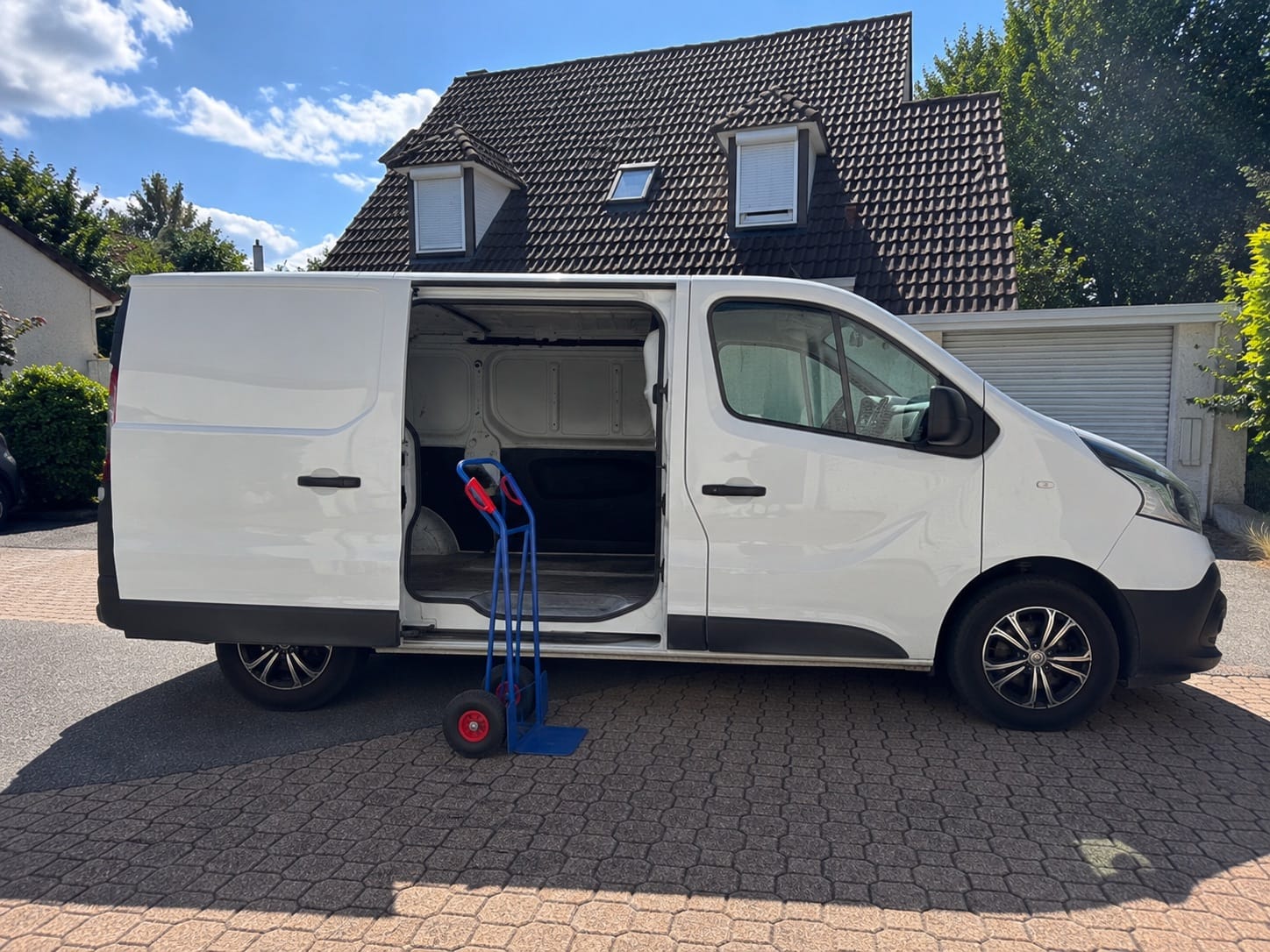 Renault Trafic fontenay-aux-roses rer avec Audio Bluetooth