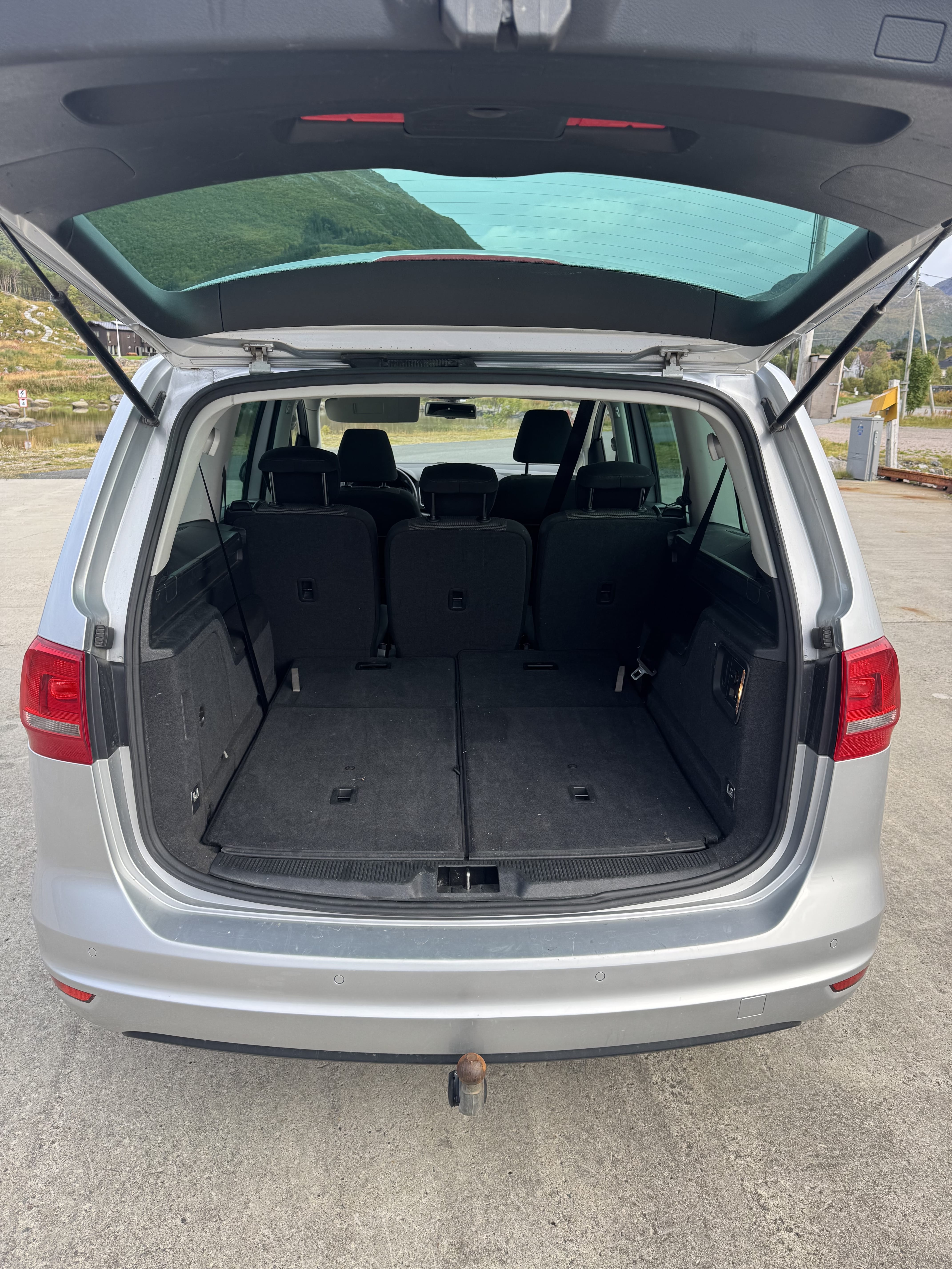 Volkswagen Sharan with Bluetooth audio