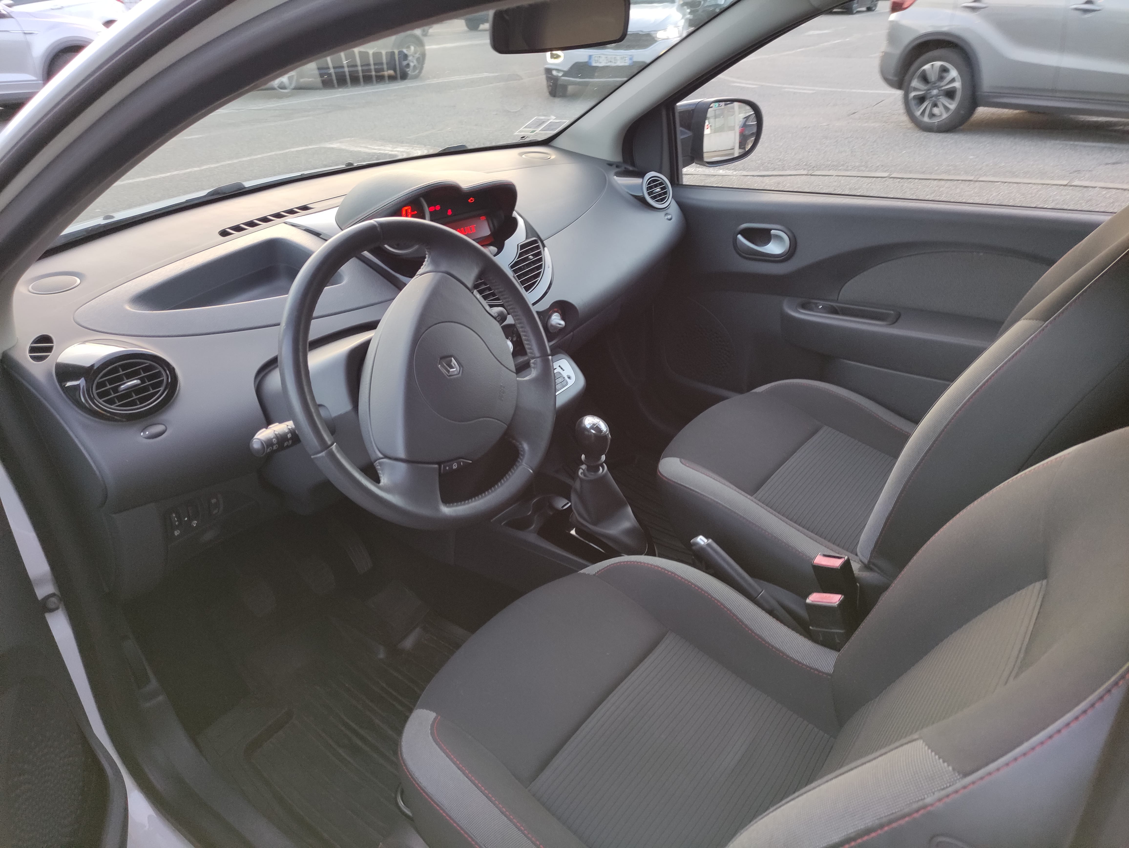 Renault Twingo Essence SP 98 avec Entrée audio / iPod