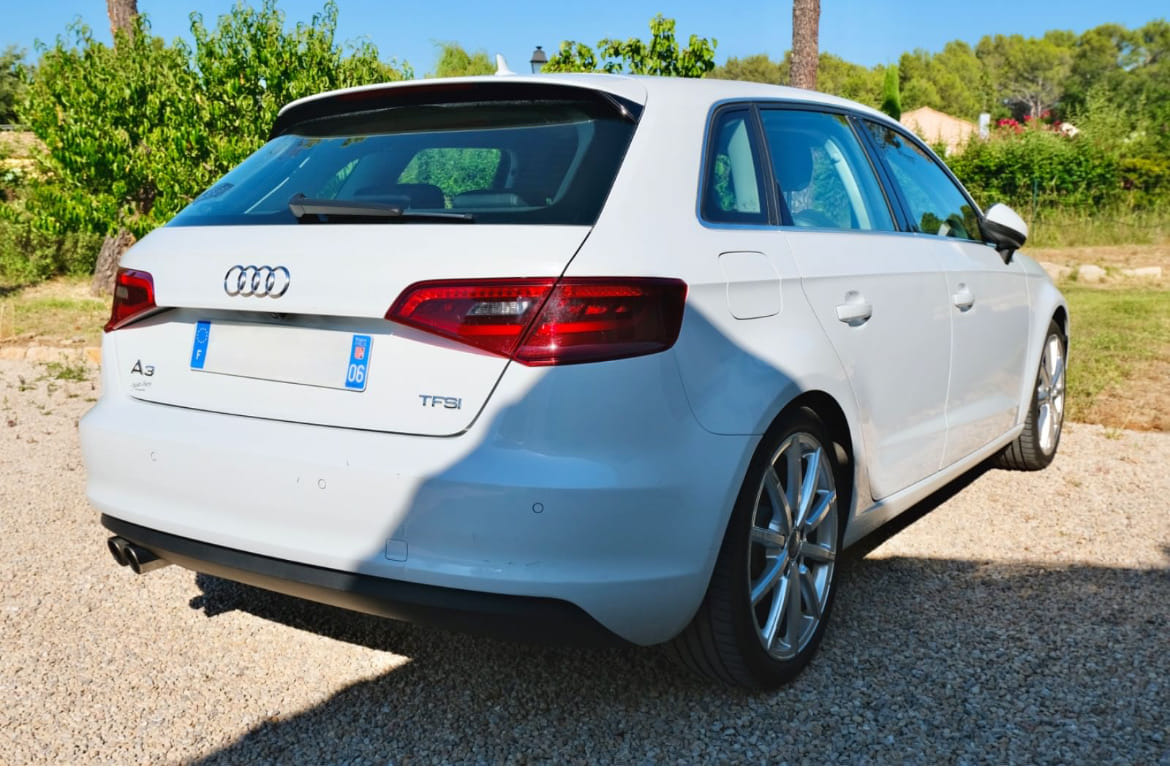 Audi A3 Sportback 1.8 180ch finition tout cuir luxe avec Régulateur de vitesse