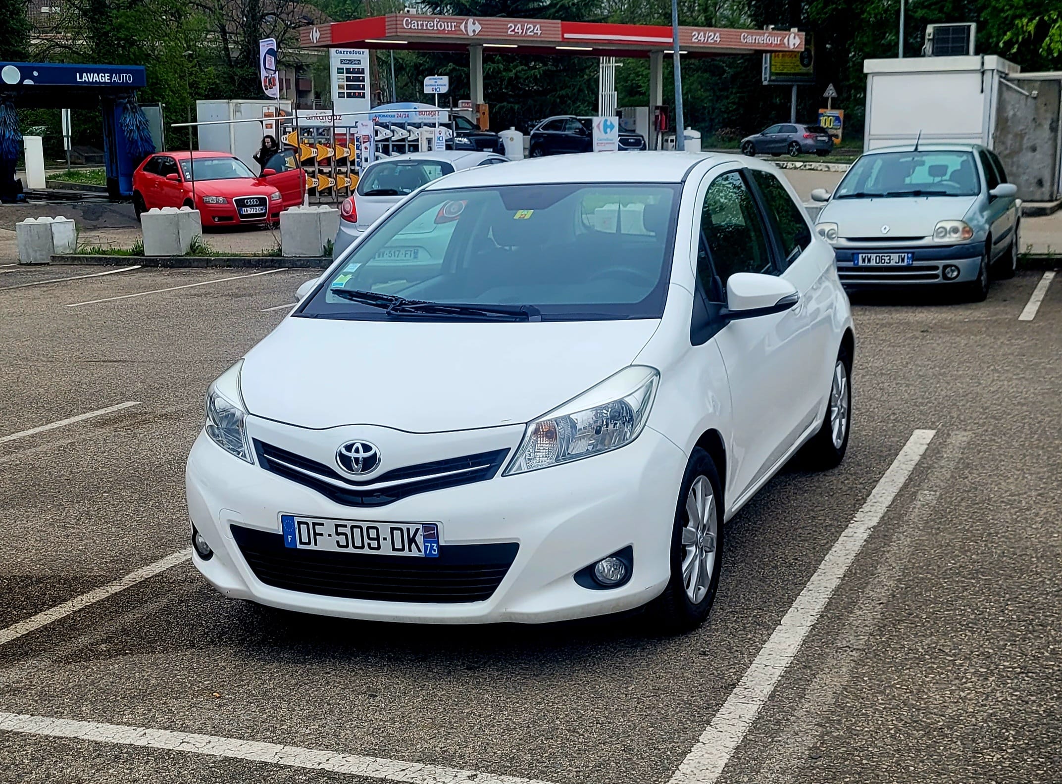 Toyota Yaris, 2014, Essence 95