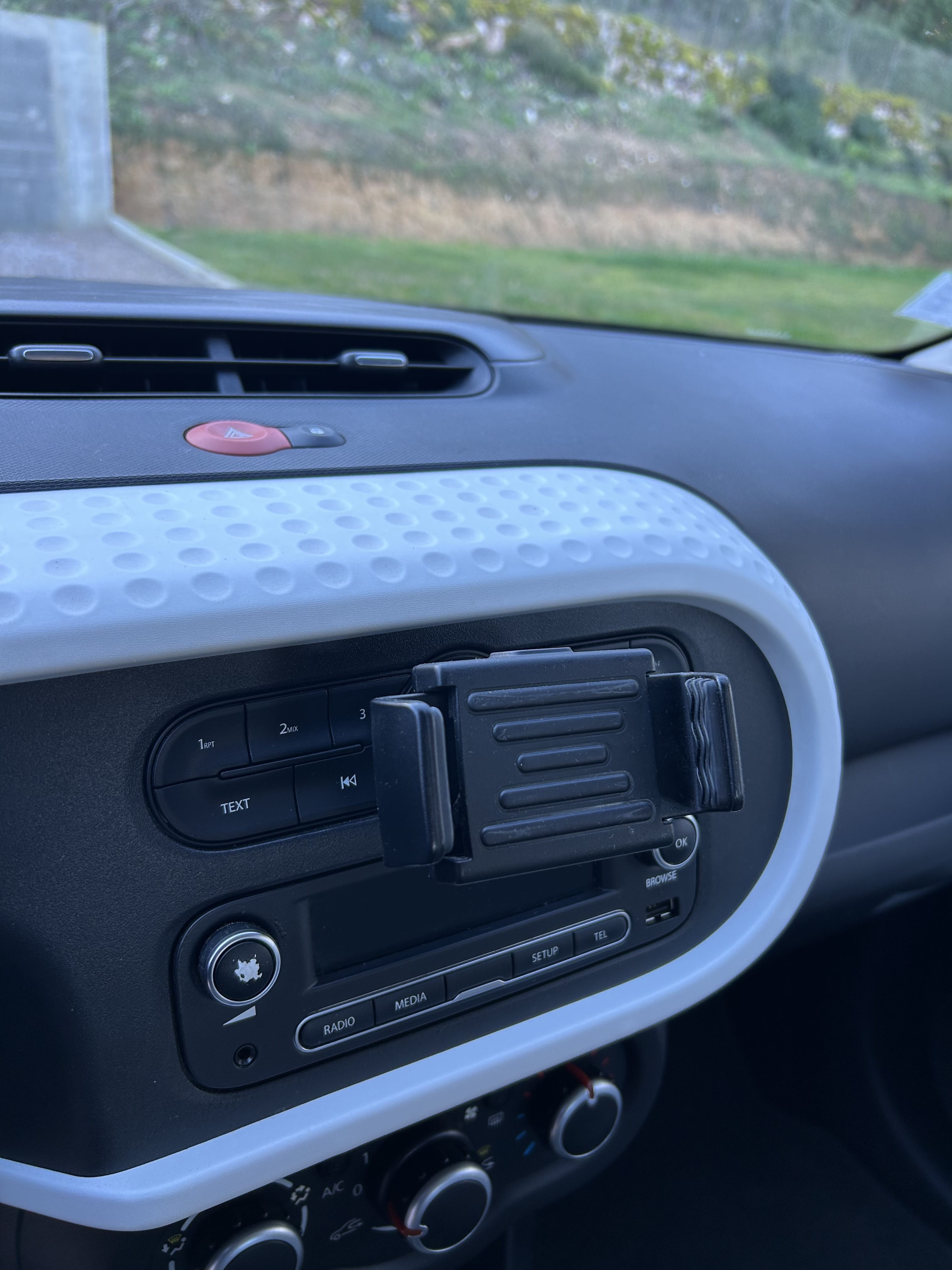 Renault Twingo III 1.0 71 ch avec Entrée audio / iPod
