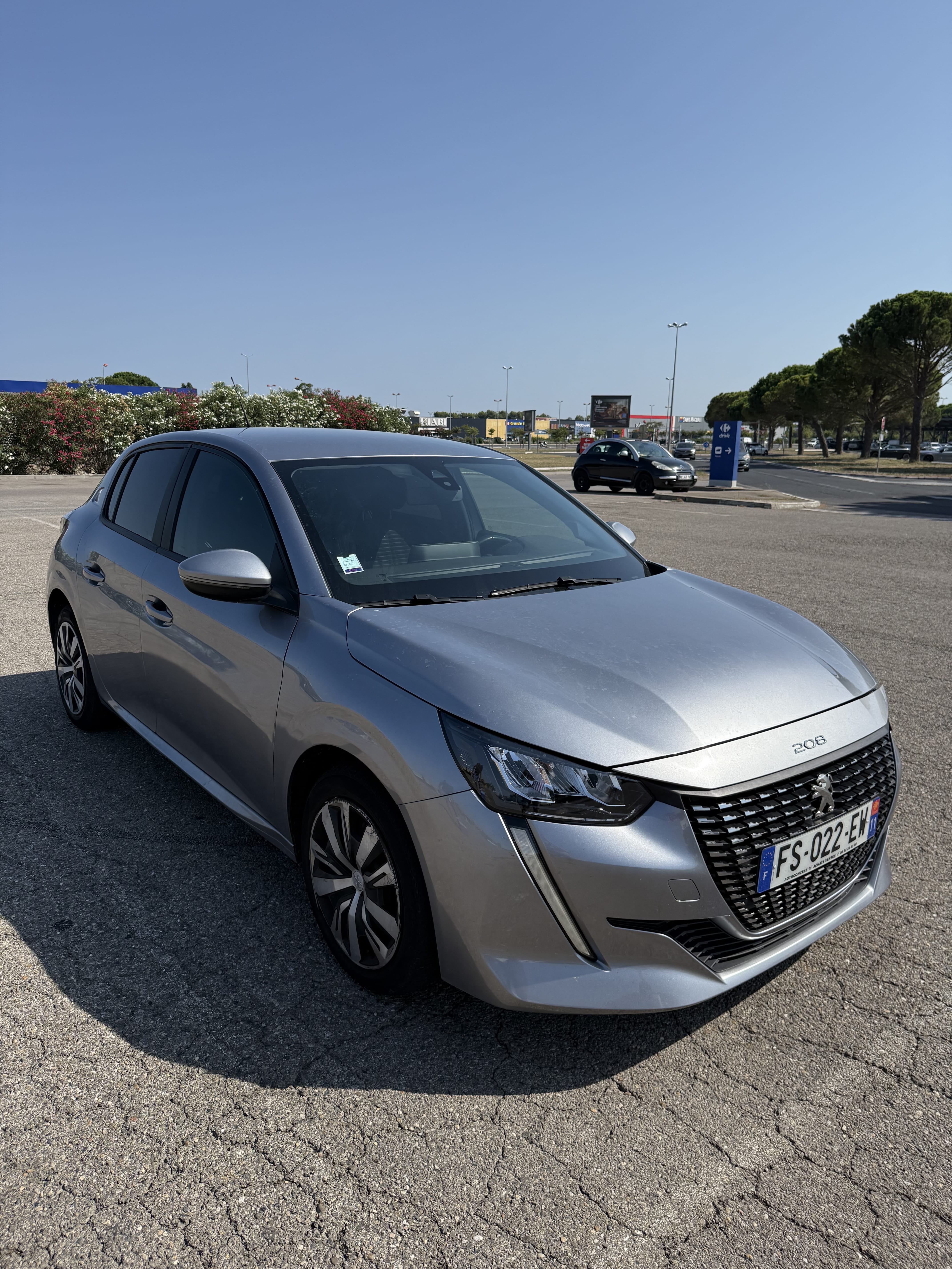 Peugeot 208 avec Apple CarPlay