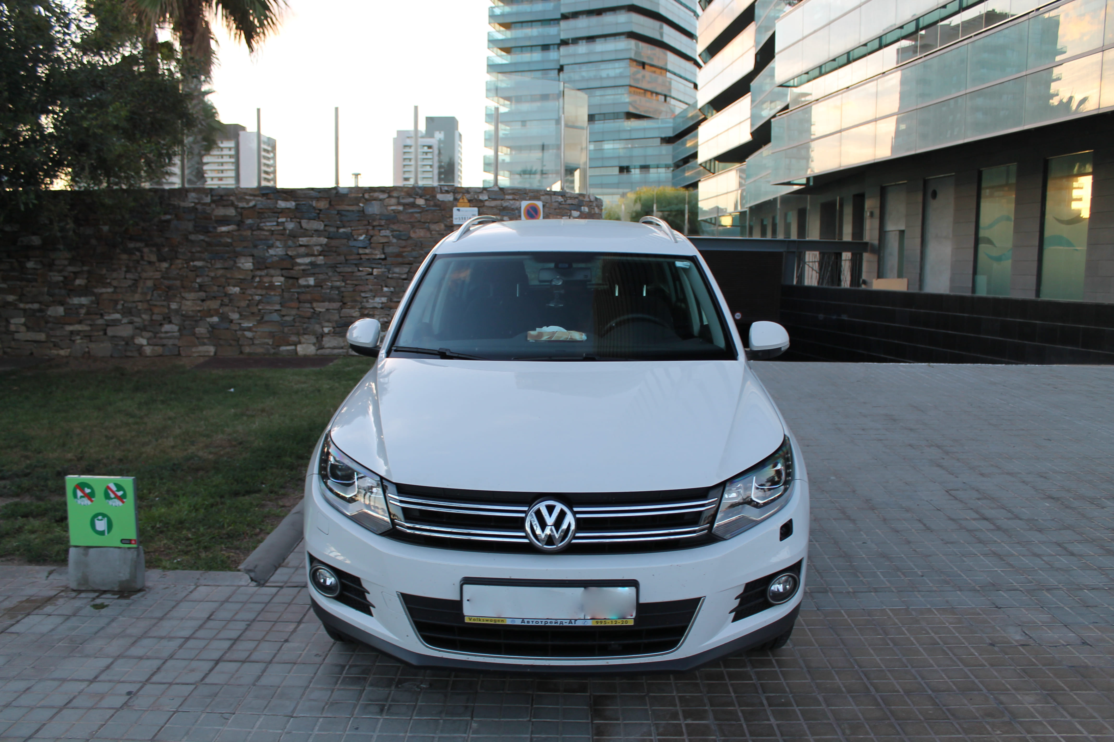 Volkswagen Tiguan 2.0 TSI mit Klimaanlage