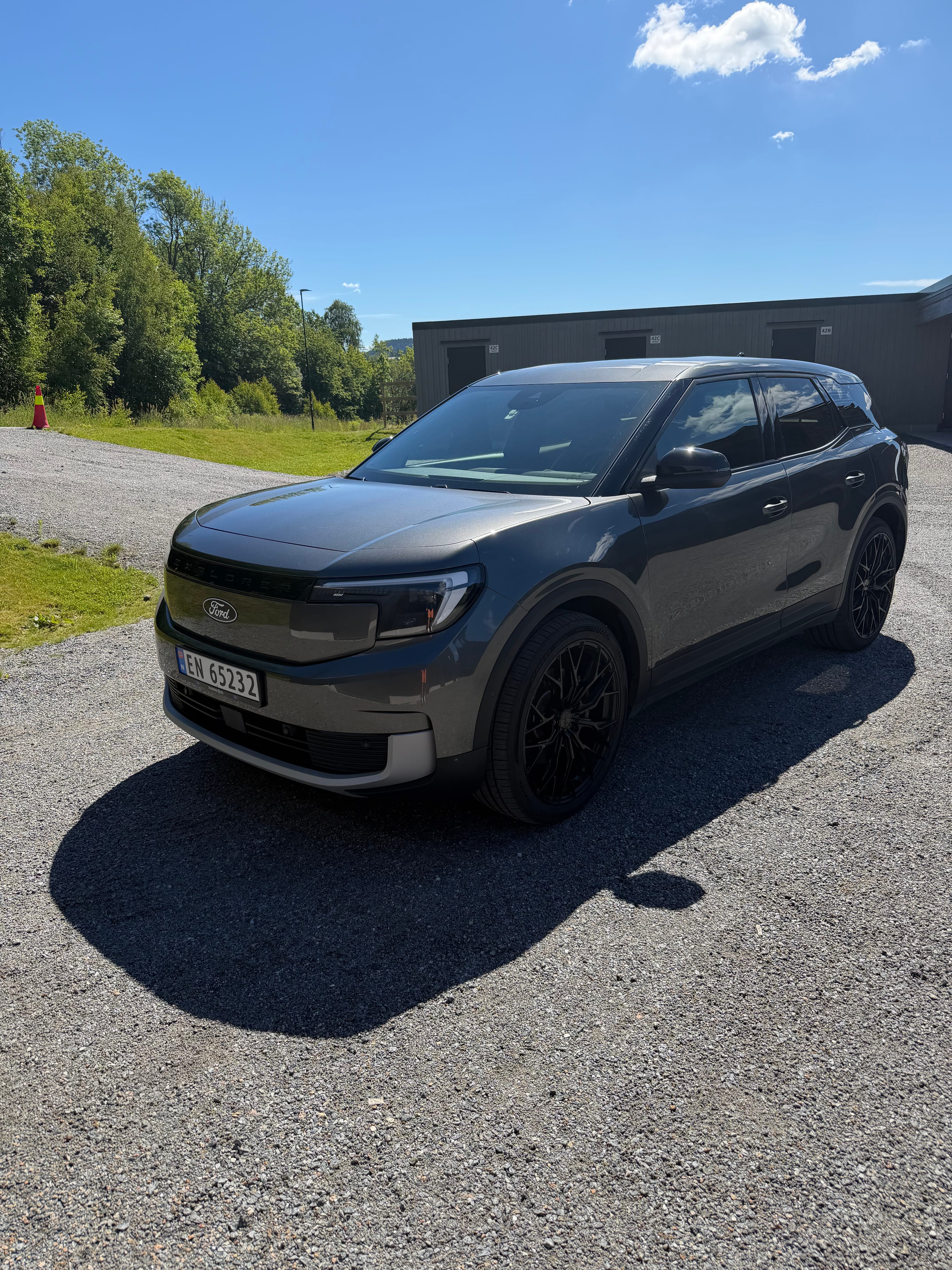 Ford Explorer Sport med Vinterdekk
