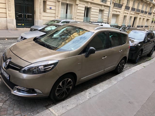 Renault Grand Scenic avec GPS