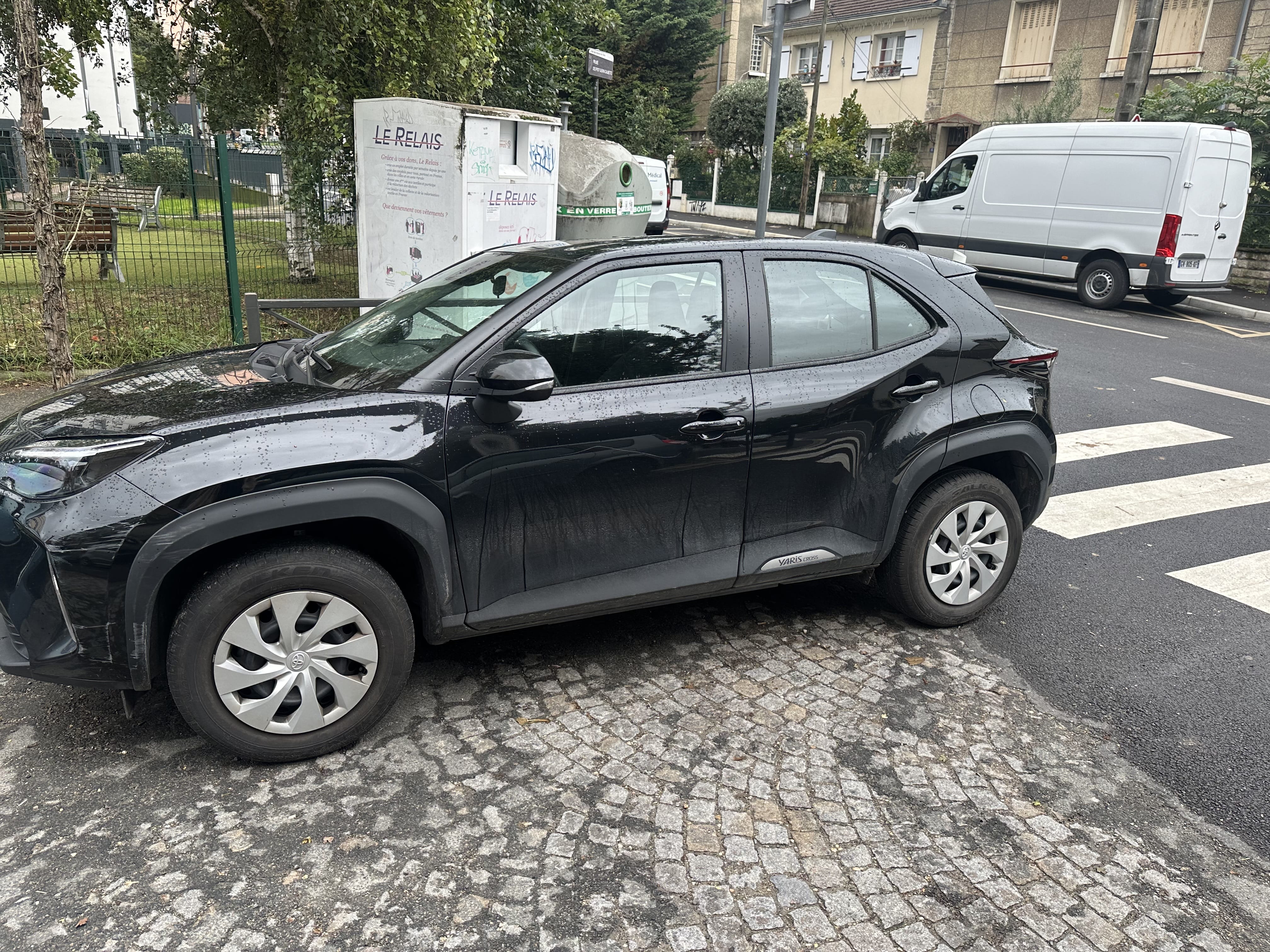 Toyota Yaris Cross, 2024, Essence 95 / Électrique (hybride), automatique