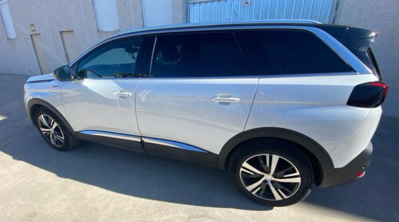 Peugeot 5008 with GPS