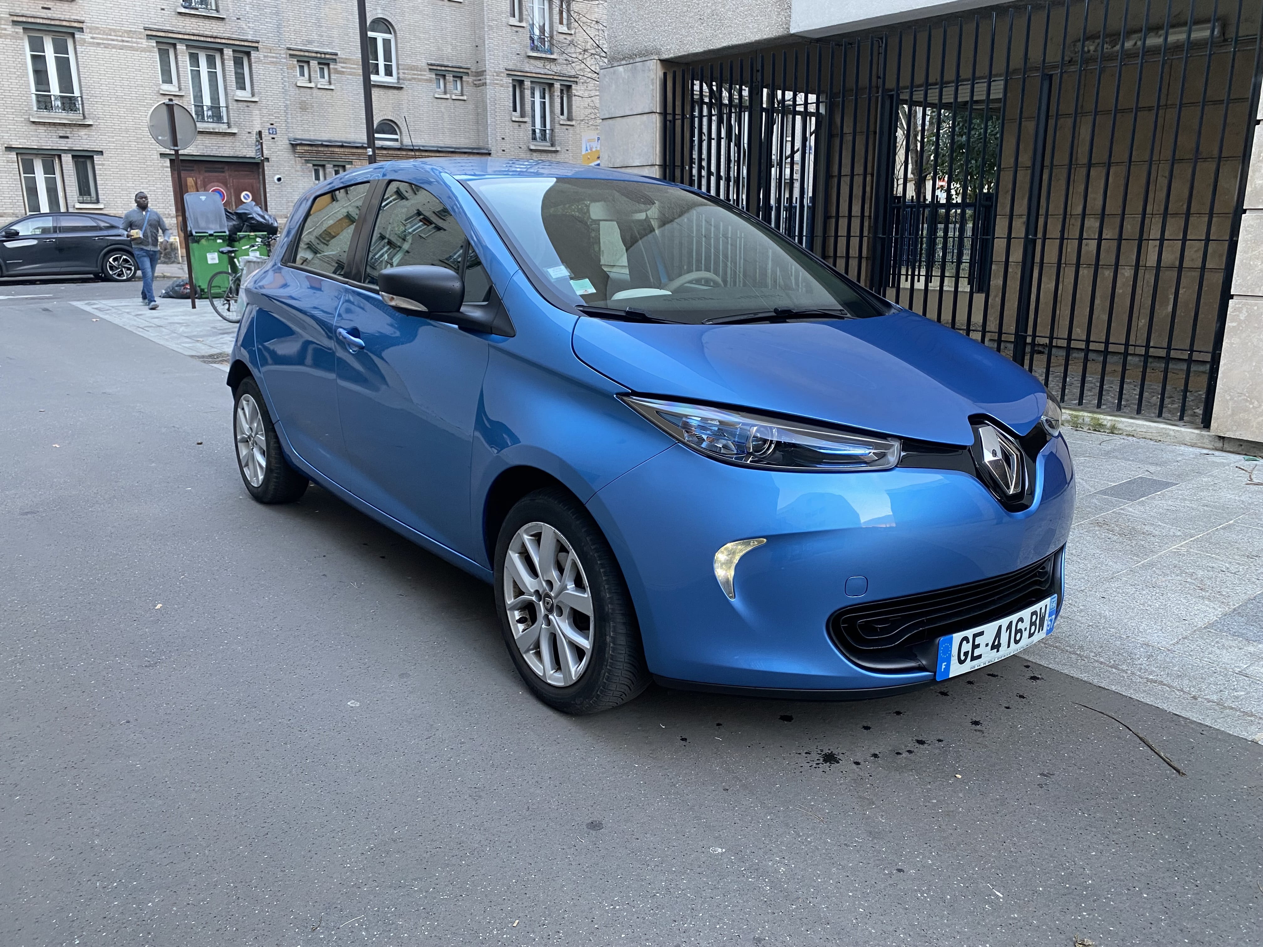 Renault ZOE Zen – Autonomie Urbaine 41 kW – 100 % électrique, stationnement gratuit avec GPS