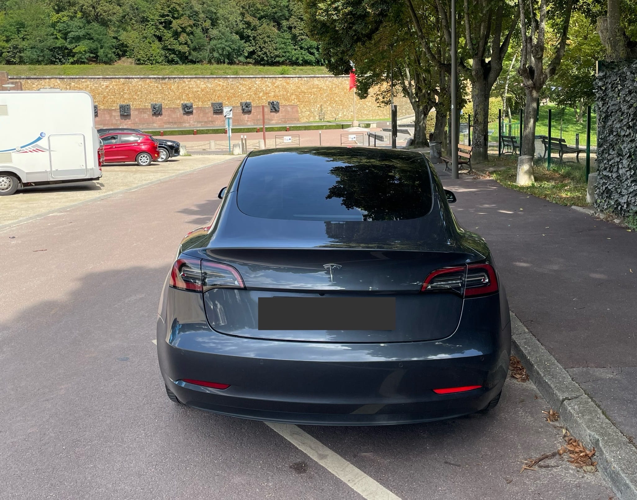 Tesla Model 3 Standard Plus avec Entrée audio / iPod