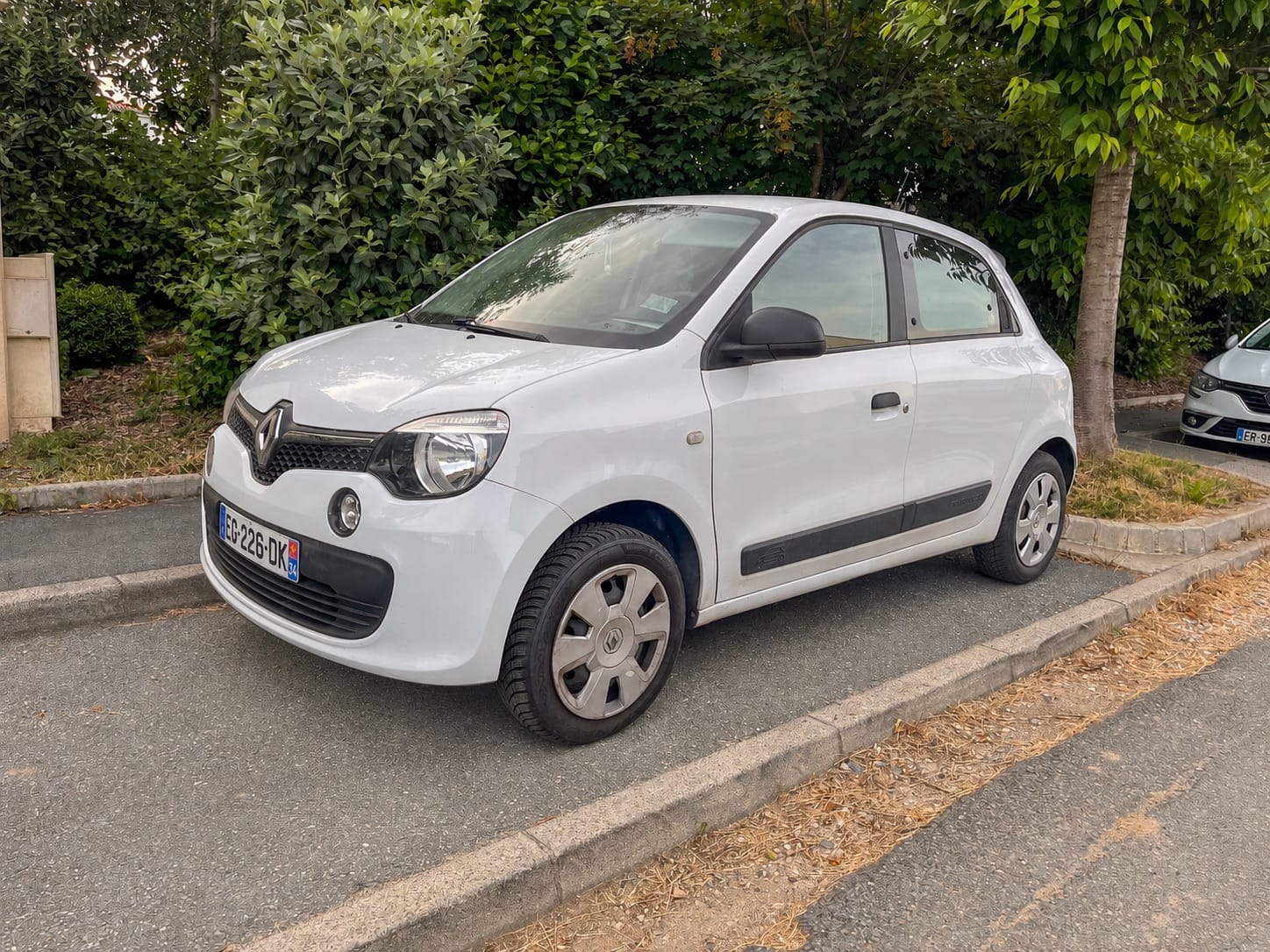 Renault Twingo III 1.0 Life, 2016, Essence 95