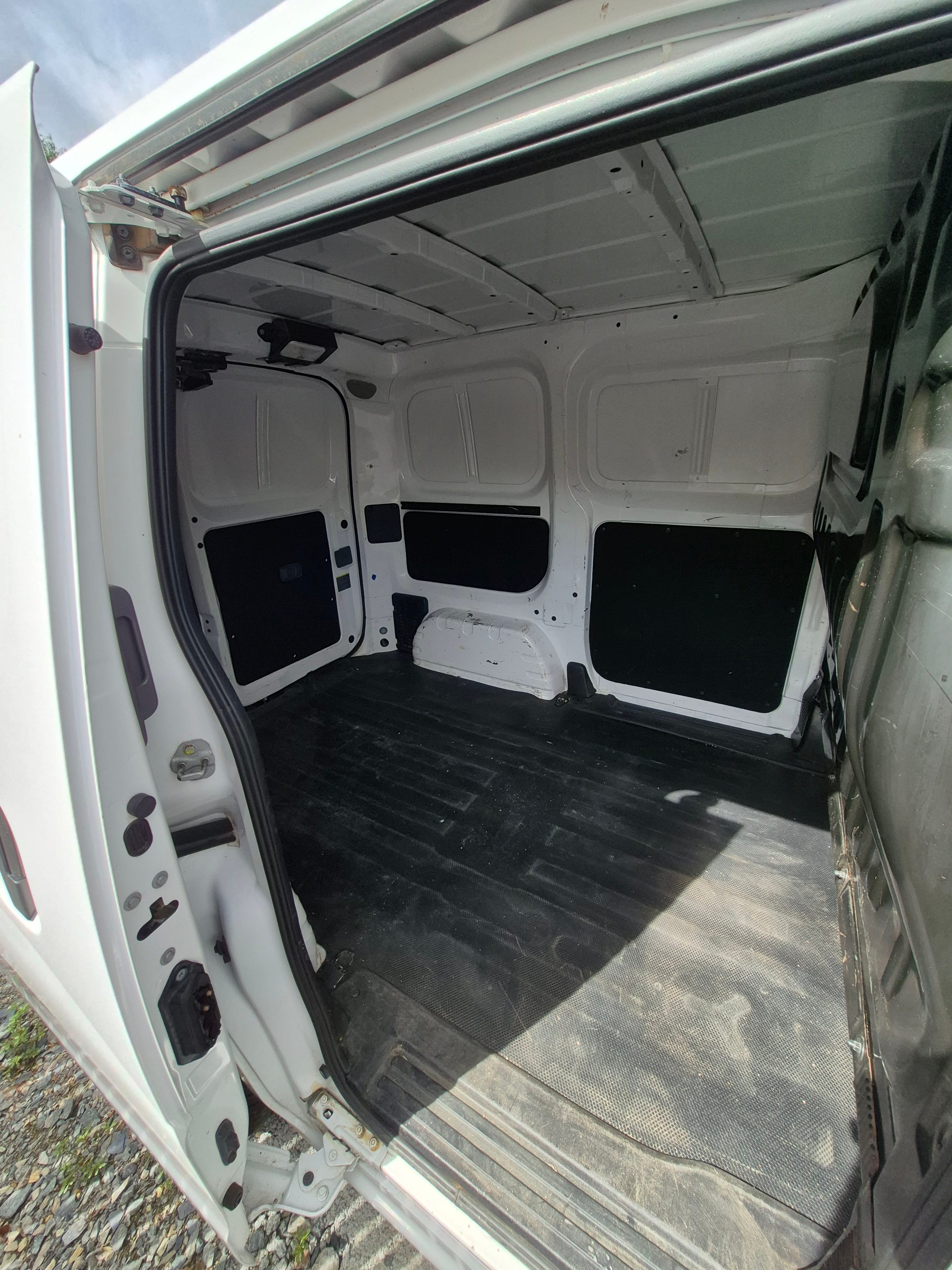 Nissan NV200 avec Autoradio