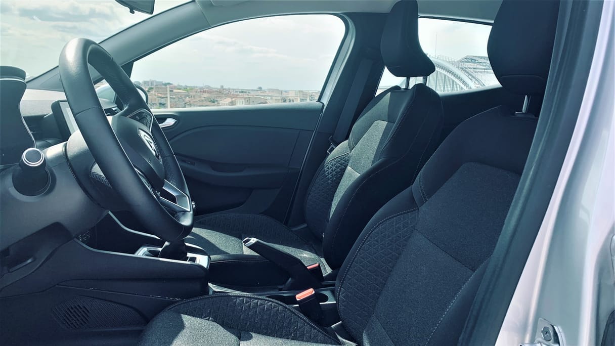 Renault Clio V Zen Climatisation 5 portes 5 places with Apple CarPlay