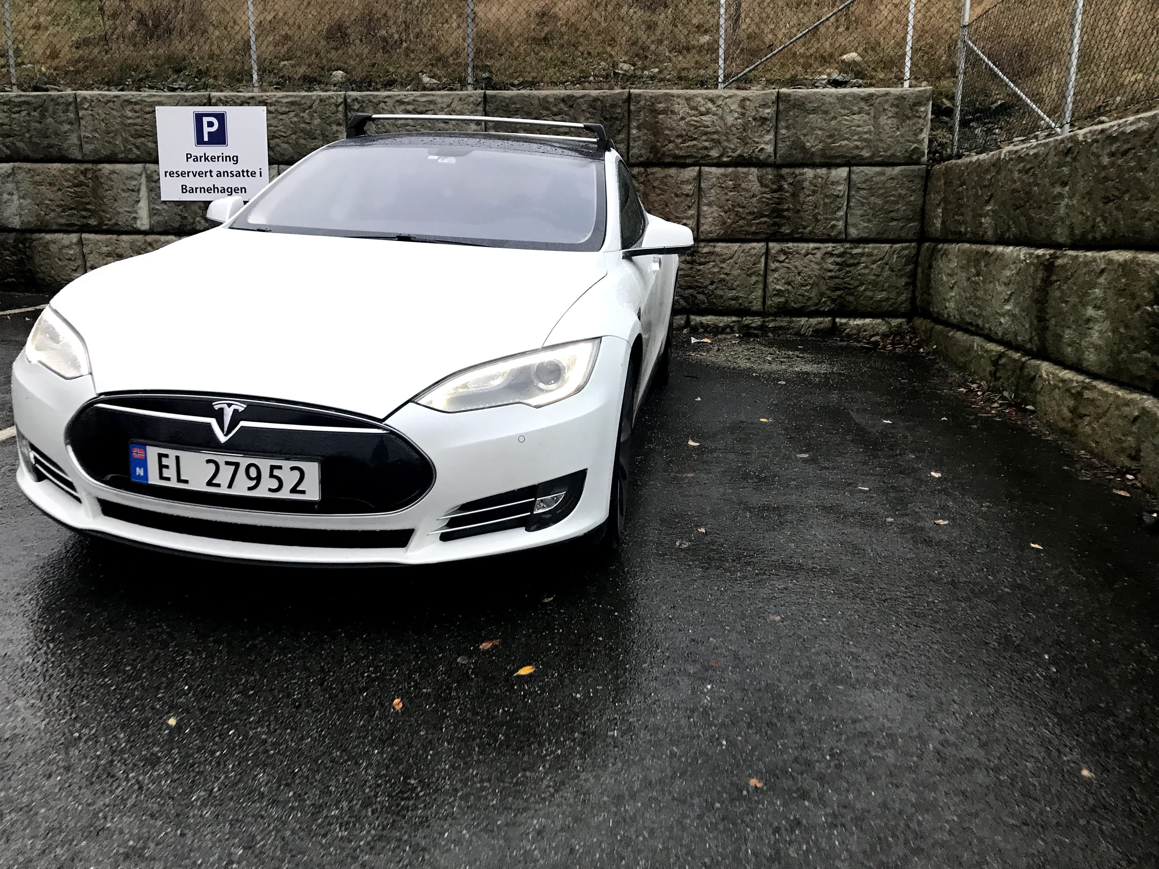 Tesla Model S 85