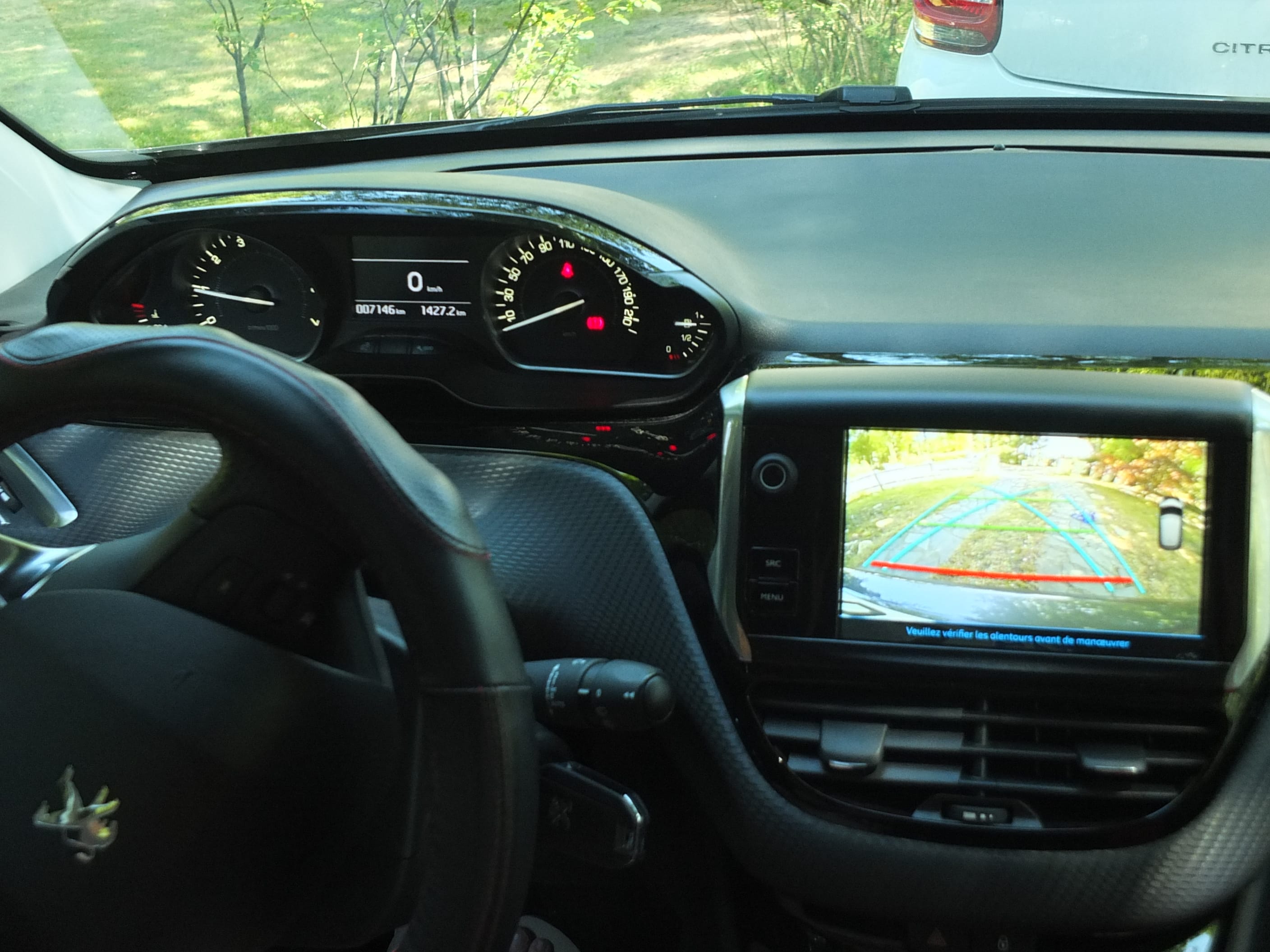 Peugeot 208 Peugeot 208 110ch GT Line. ESSENCE SANS PLOMB MAIS EGALEMENT COMPATIBLE E85 BIO ETHANOL. avec GPS