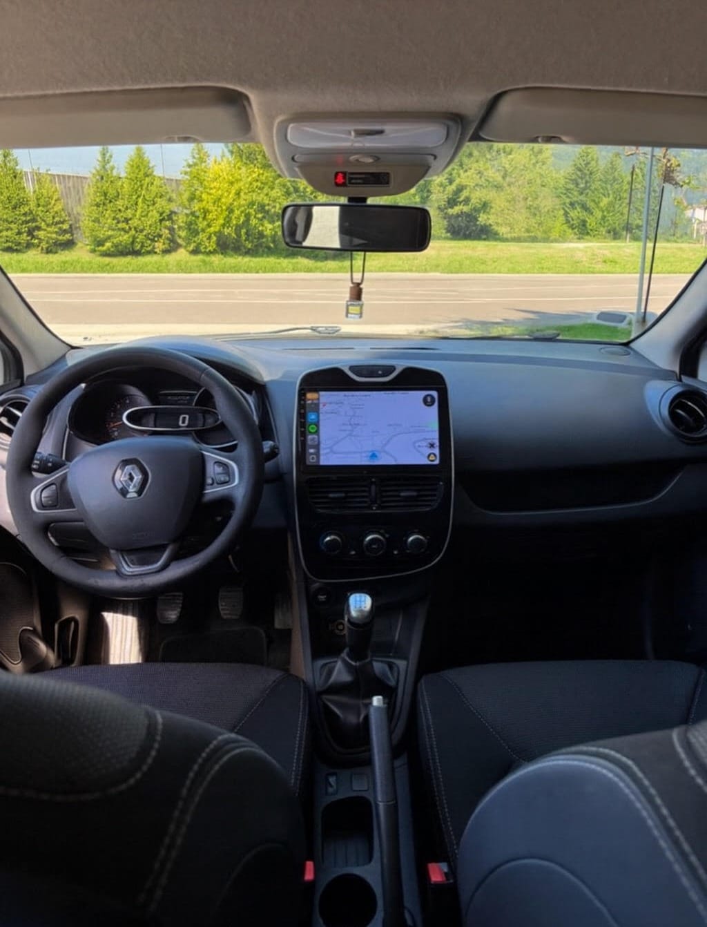 Renault Clio avec Entrée audio / iPod