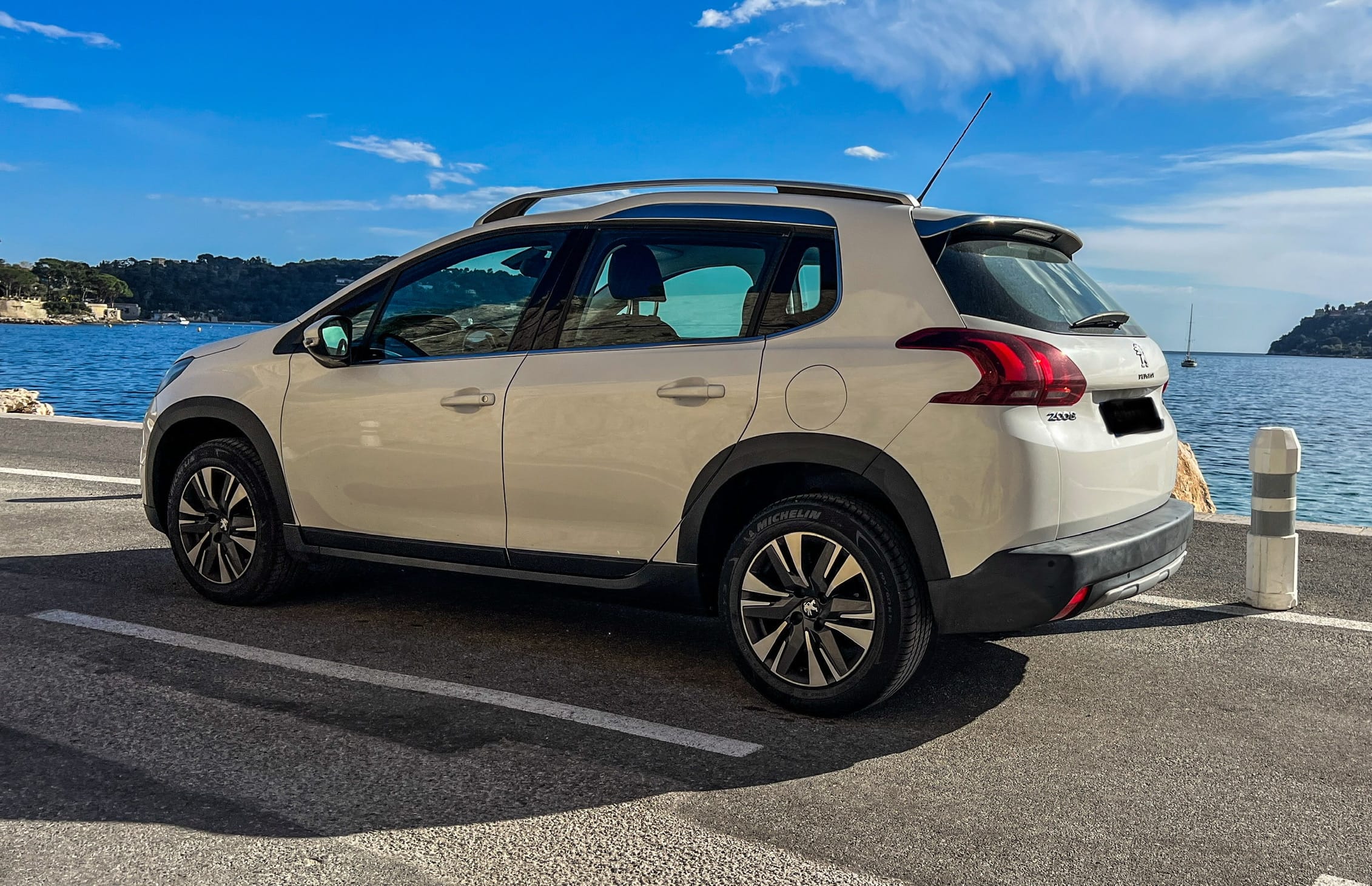Peugeot 2008 782 con GPS
