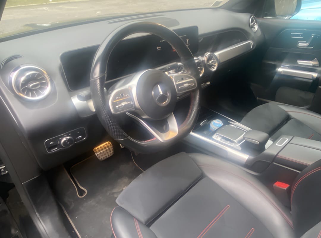 Mercedes-Benz Classe GLB avec Pneus neige