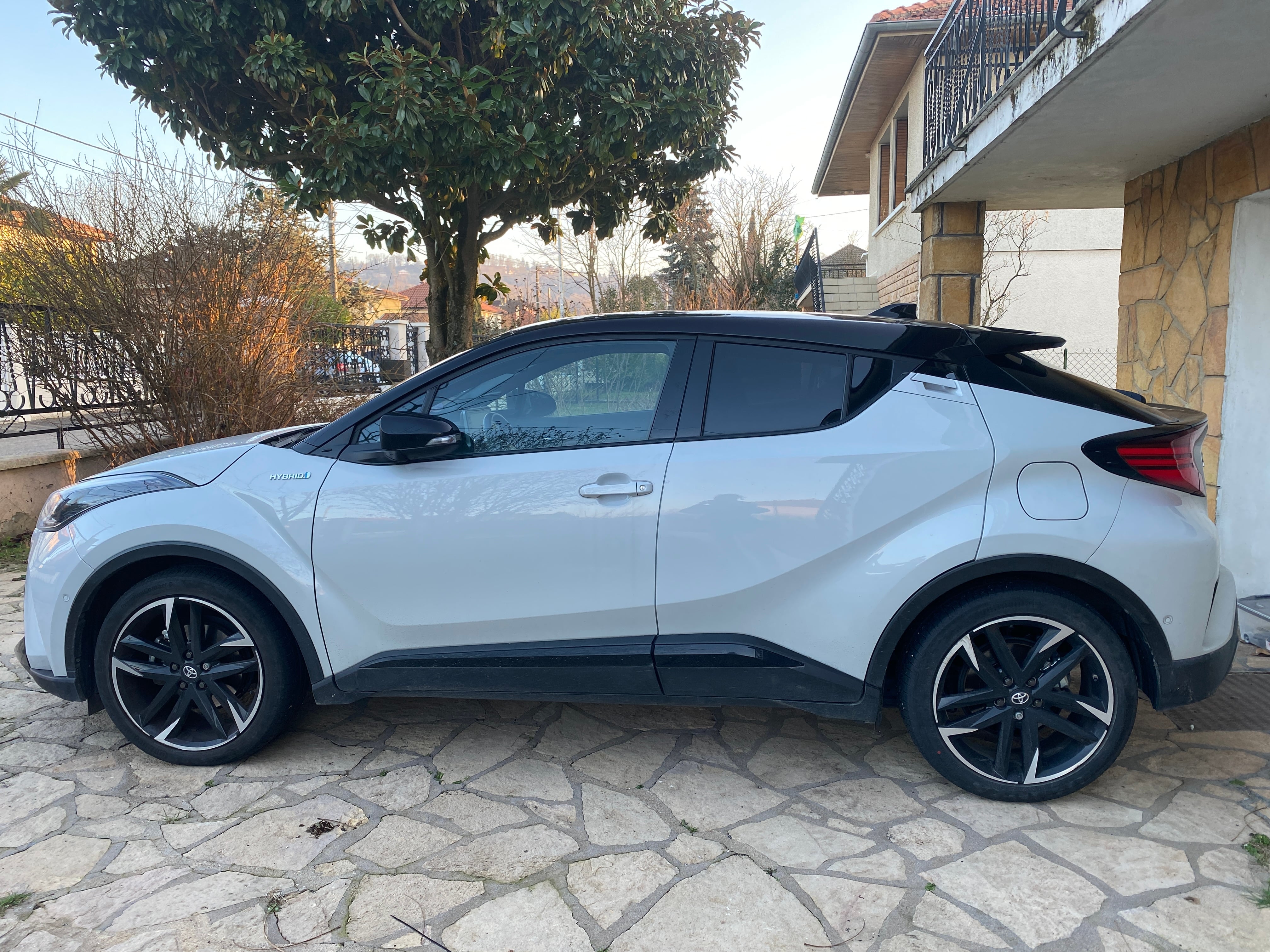 Toyota C-HR Hybrid avec Climatisation