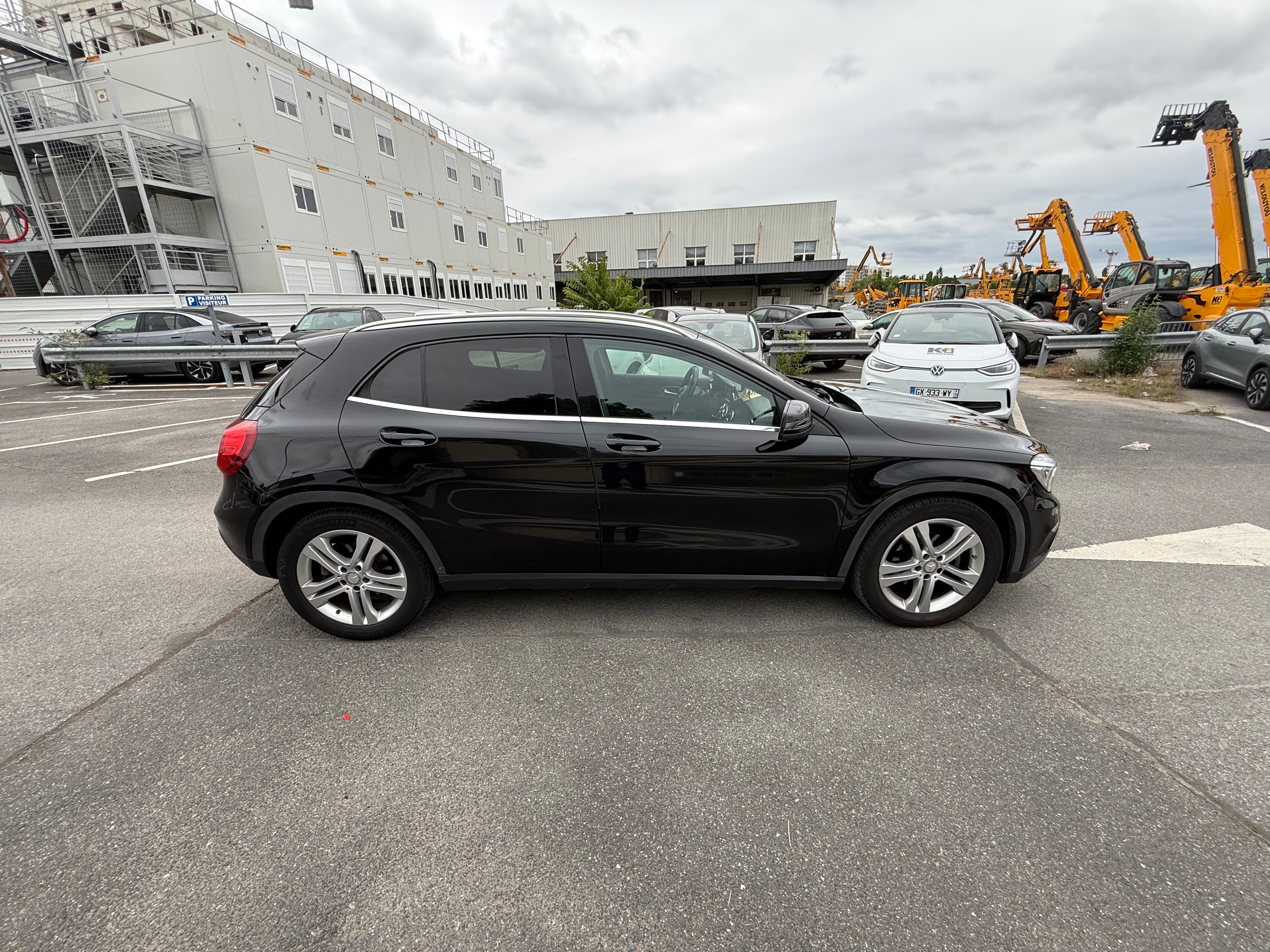 Mercedes-Benz GLA 200 avec Quatre roues motrices