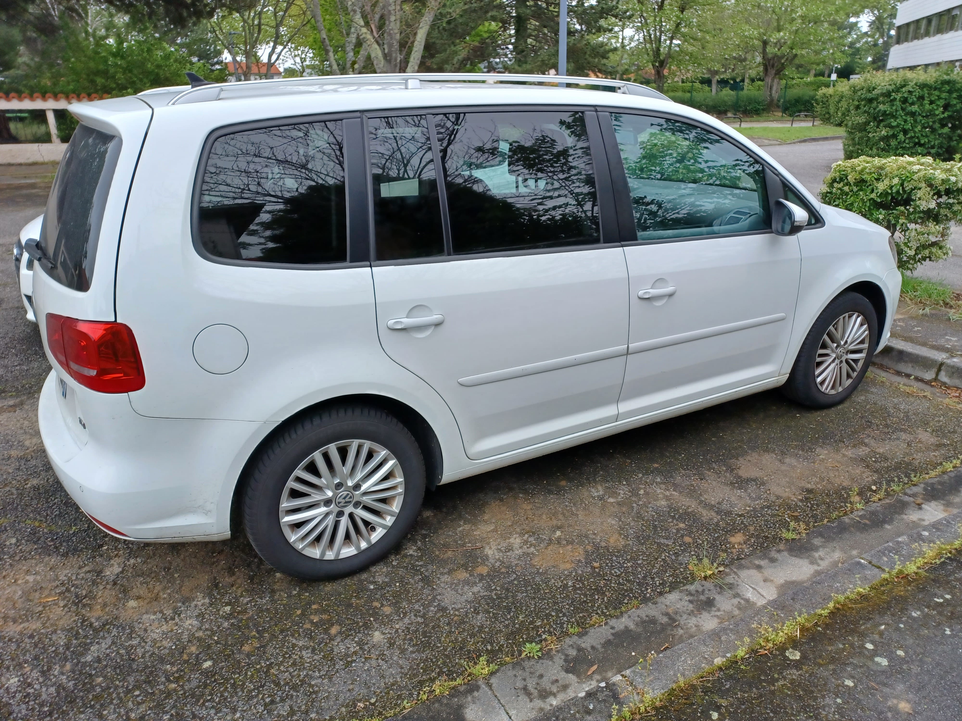 Volkswagen Touran 2.0TDI Bluemotion avec Climatisation