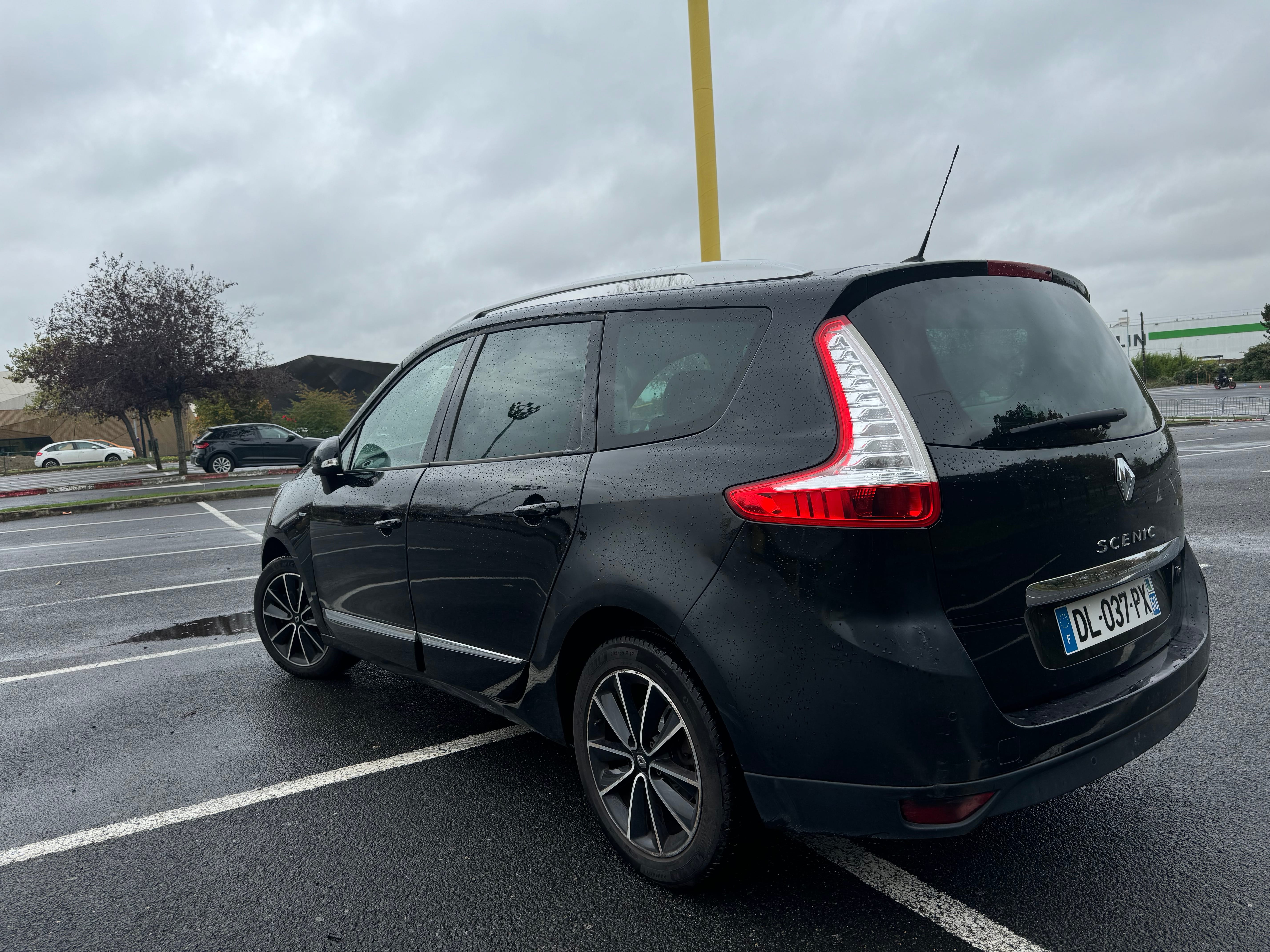Renault Scenic Grand 7 places avec GPS