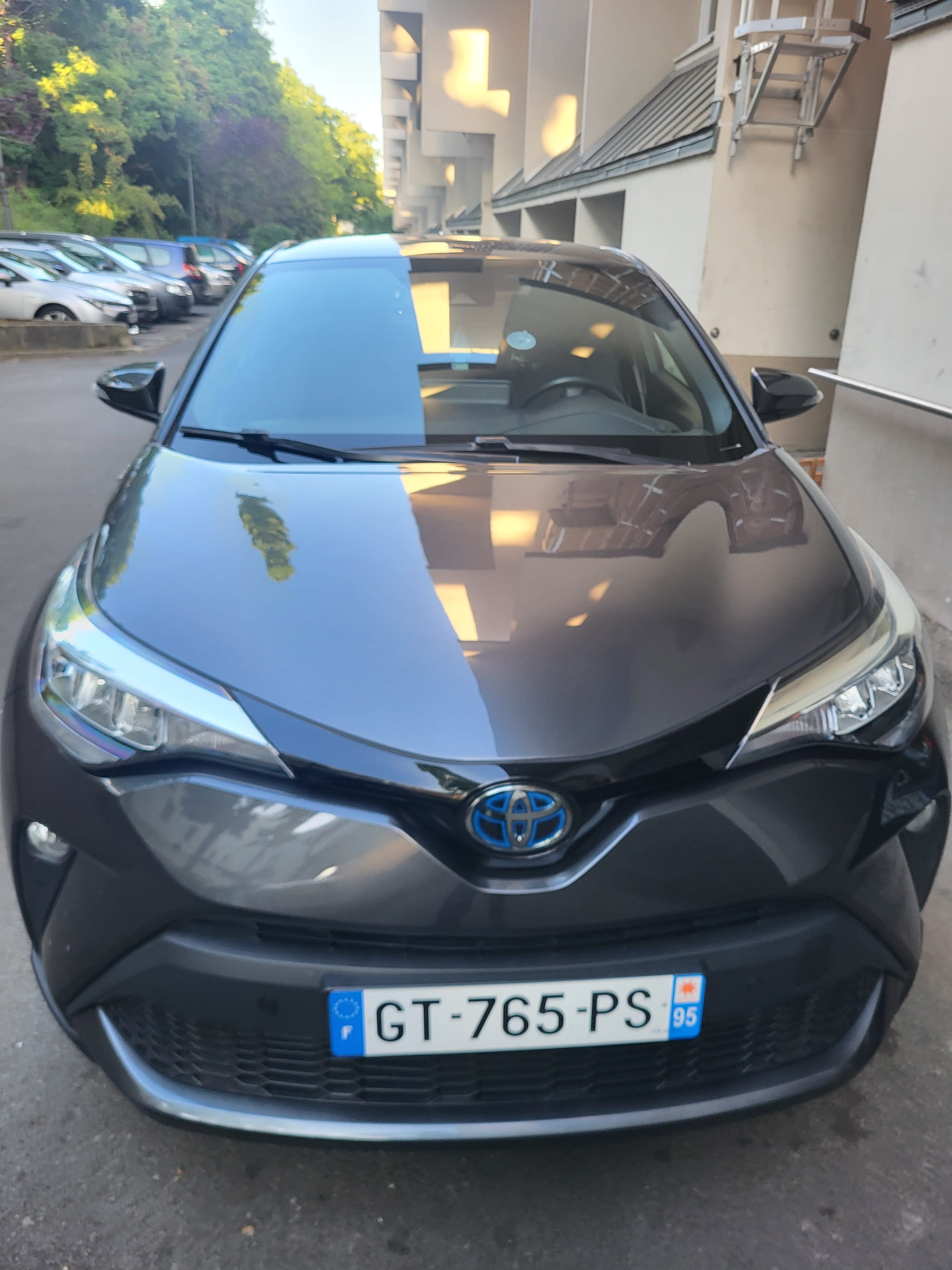 Toyota C-HR Hybrid avec Apple CarPlay