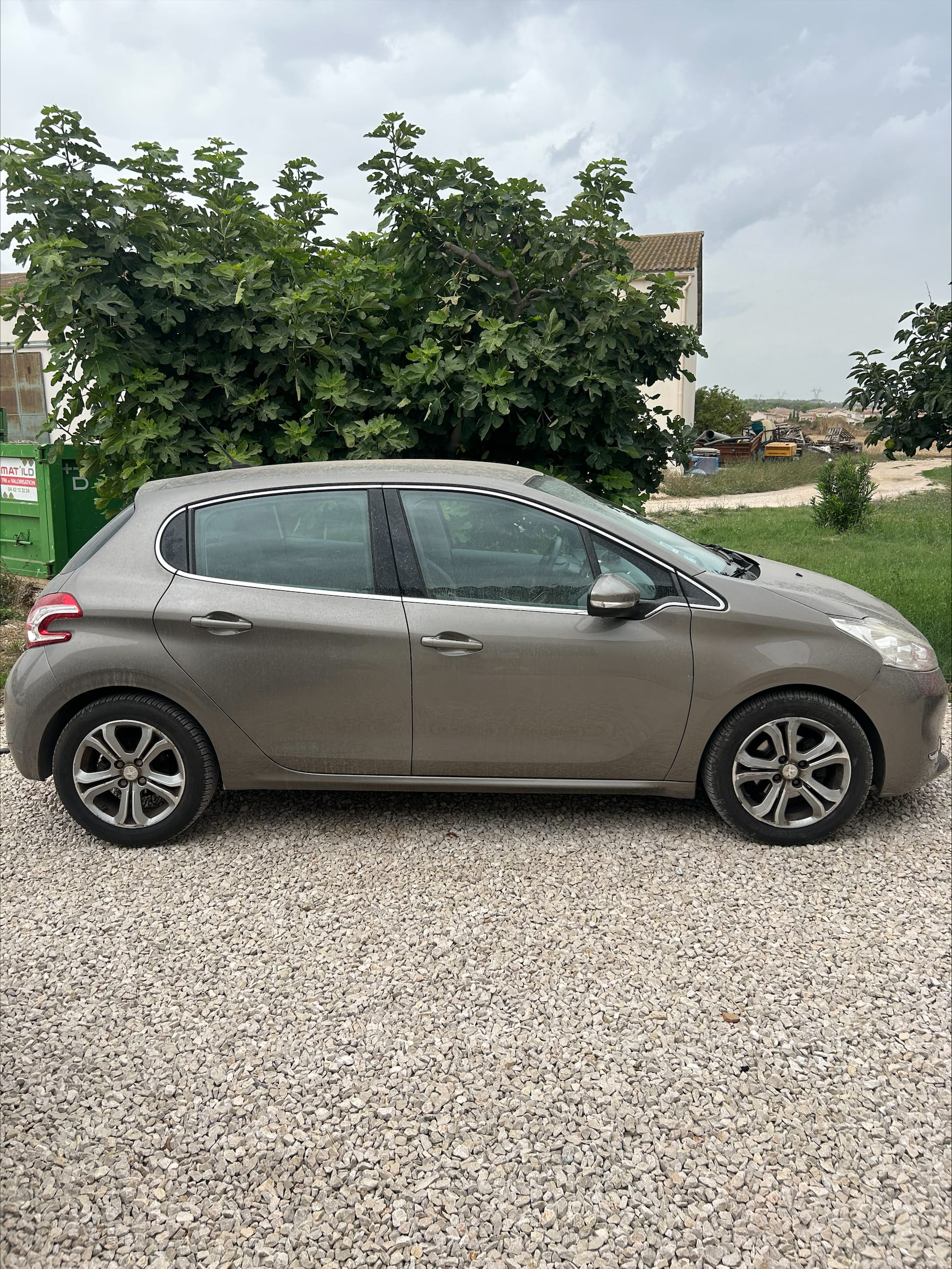 Peugeot 208 avec Climatisation