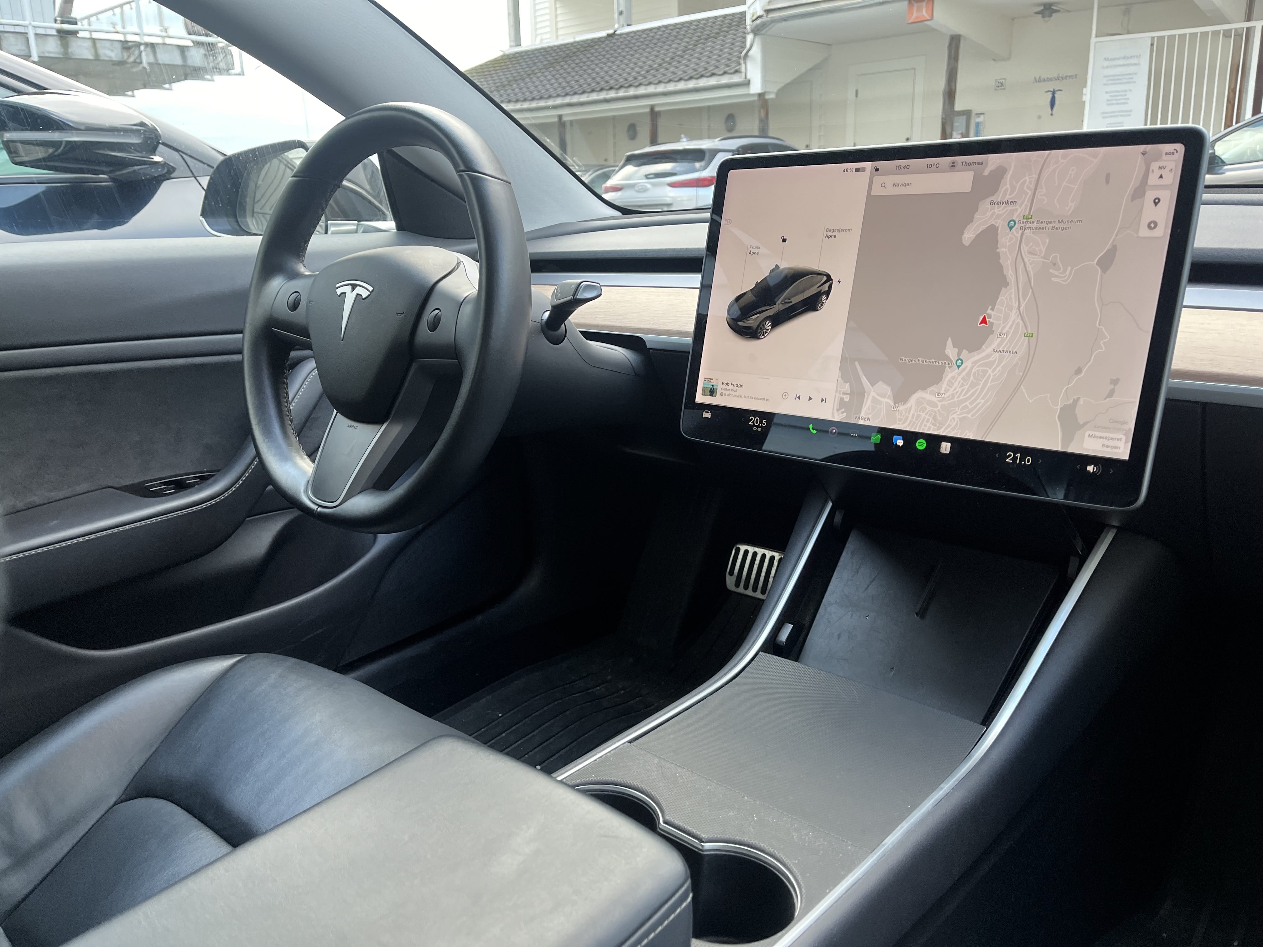 Tesla Model 3 Long Range - 560 km rekkevidde med Cruisekontroll