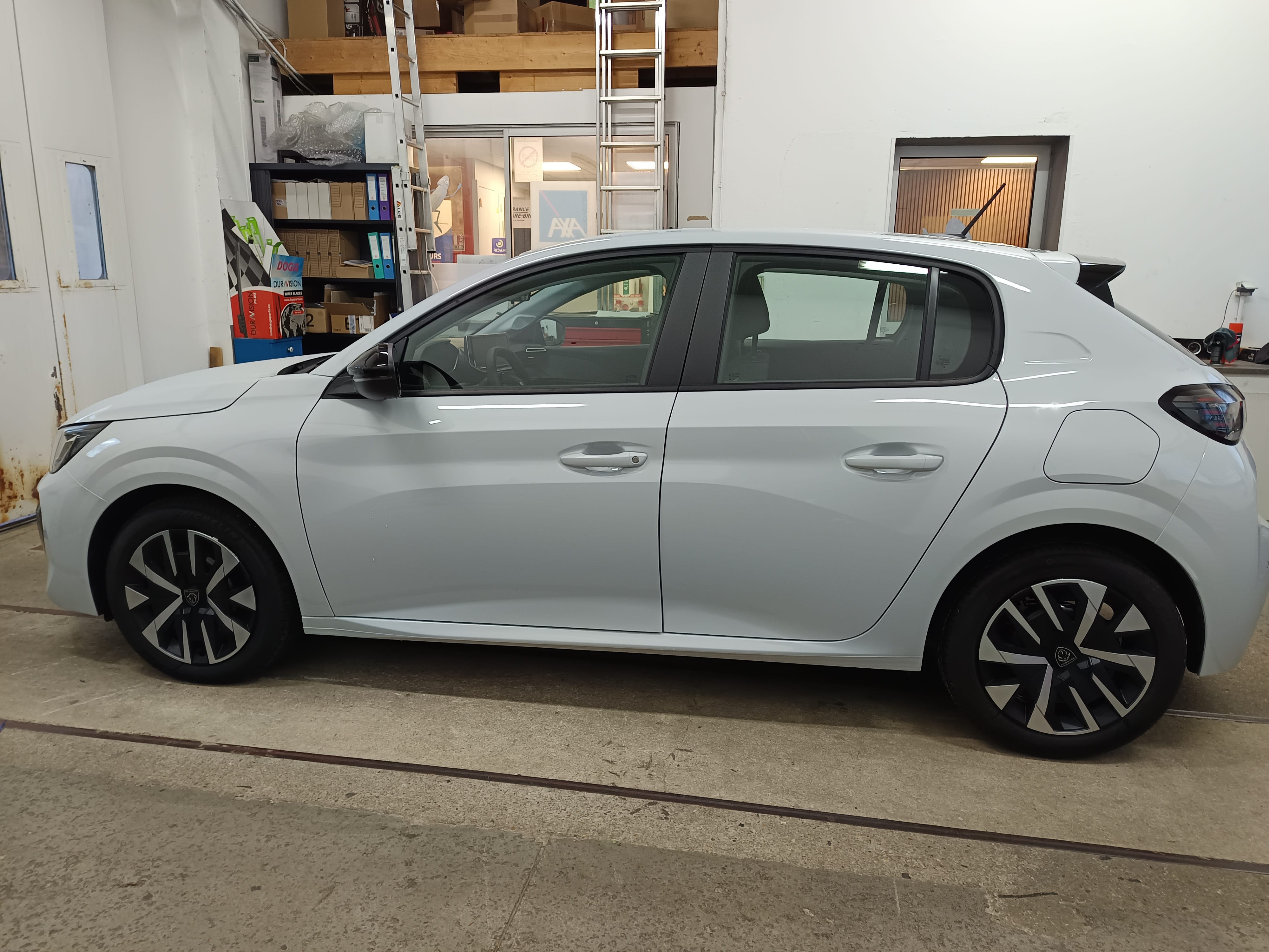 Peugeot 208 avec Climatisation