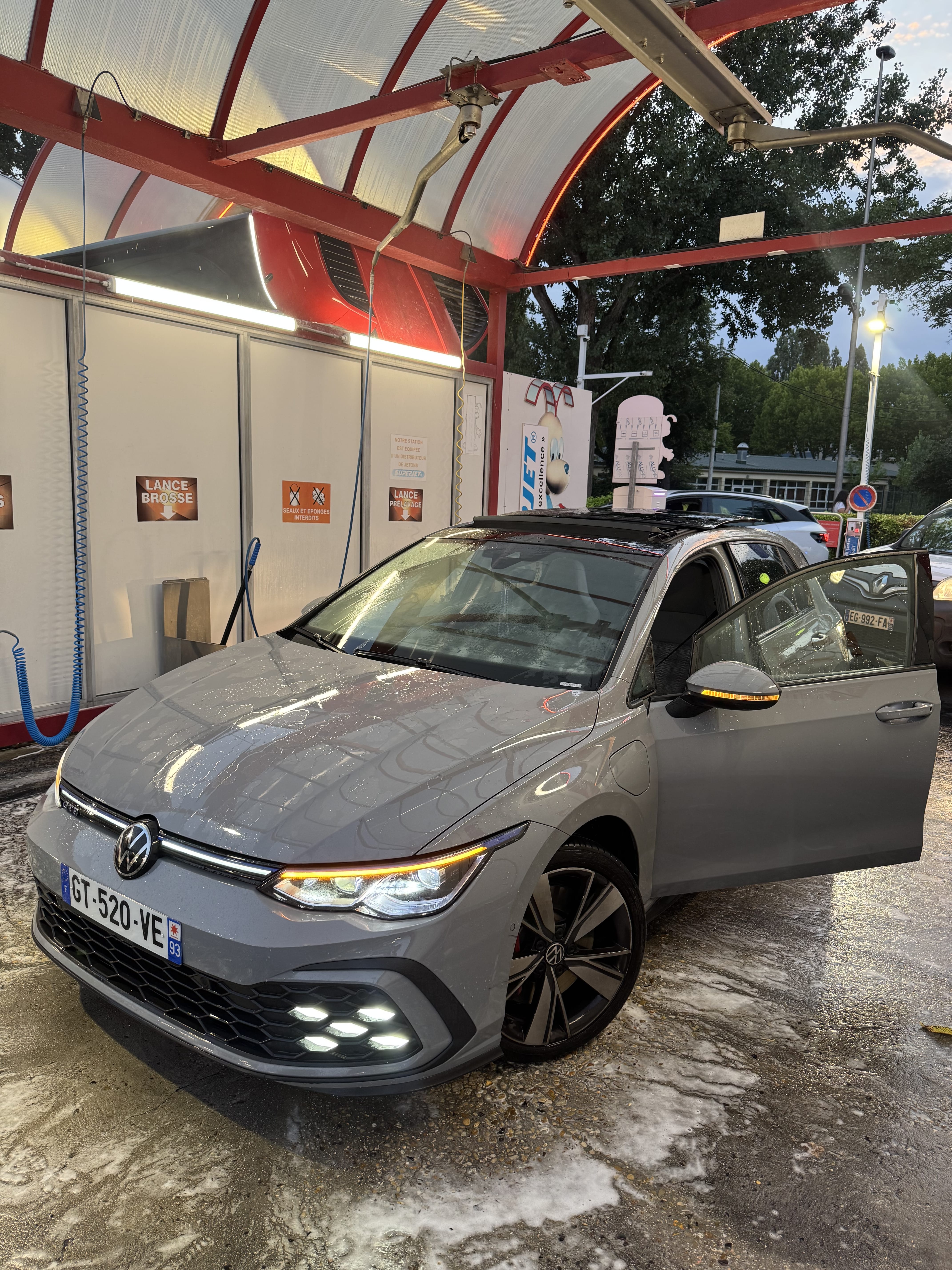 Volkswagen Golf, 2024, Essence 98 / Électrique (hybride), automatique