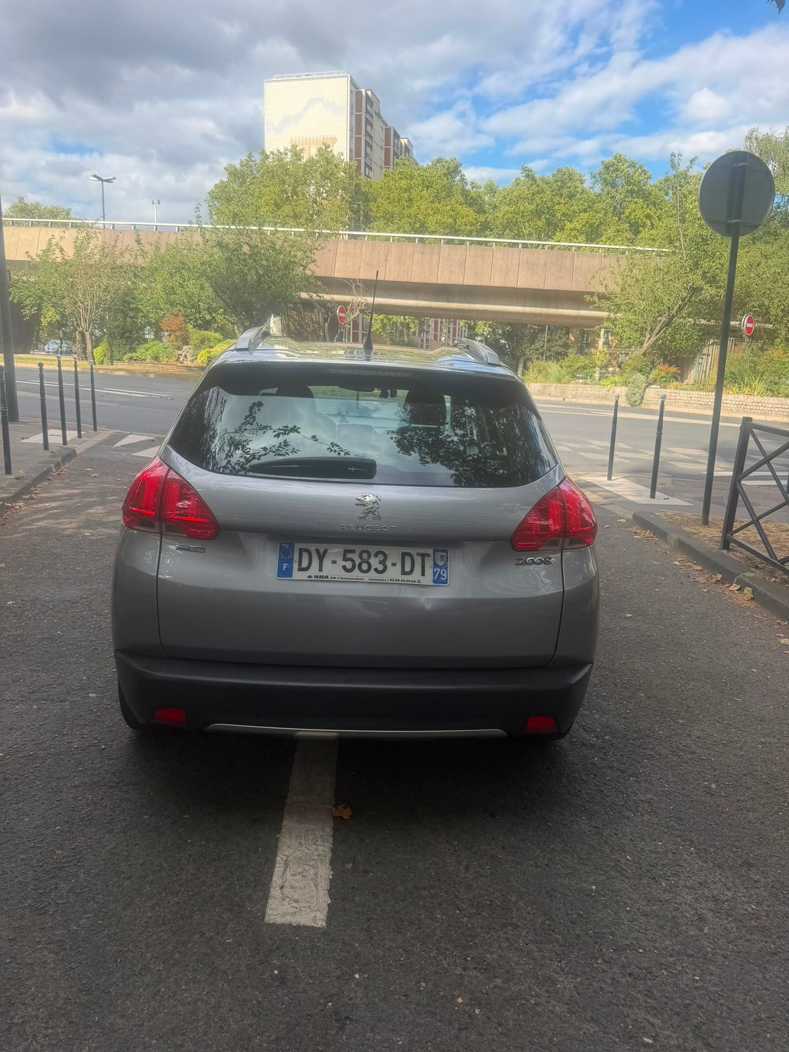 Peugeot 2008 avec Climatisation