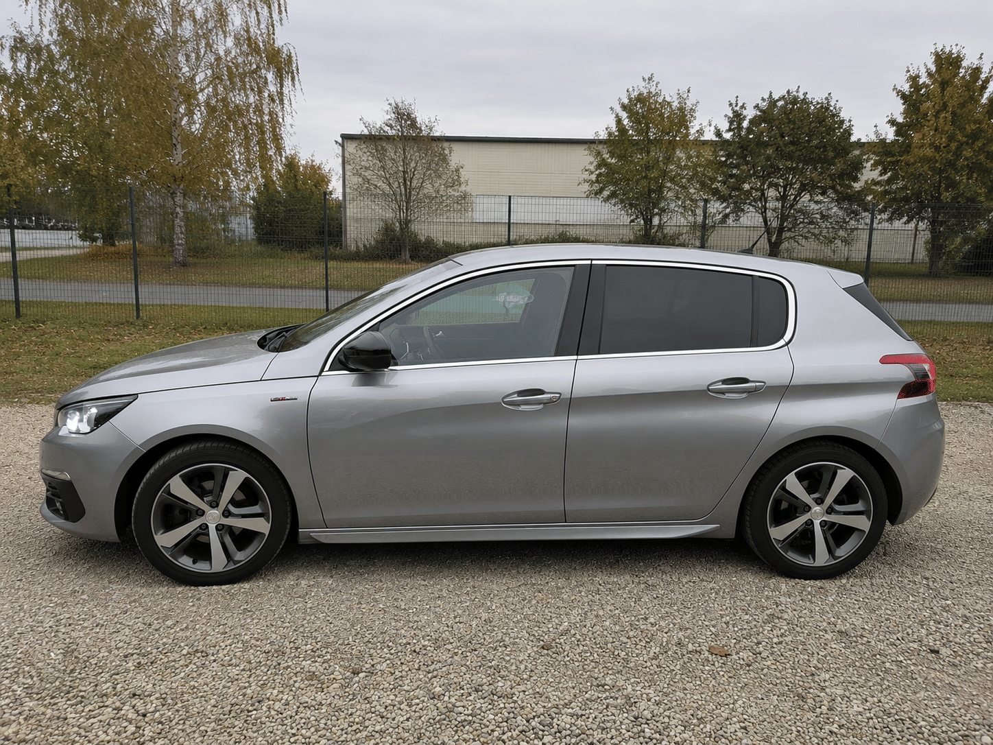 Peugeot 308 130 automatique essence avec Climatisation