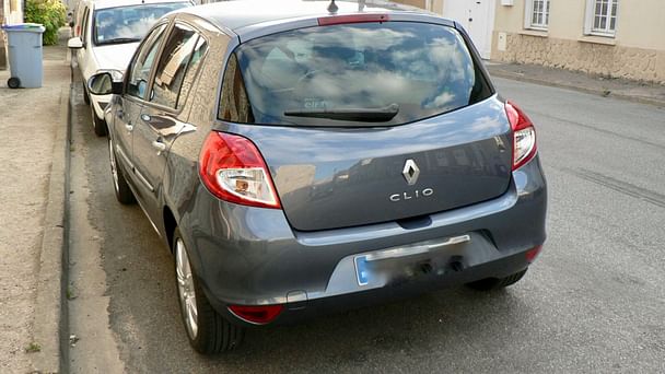 Renault Clio Louez la Renault Clio Essence – Sécurité, Confort et Économie !