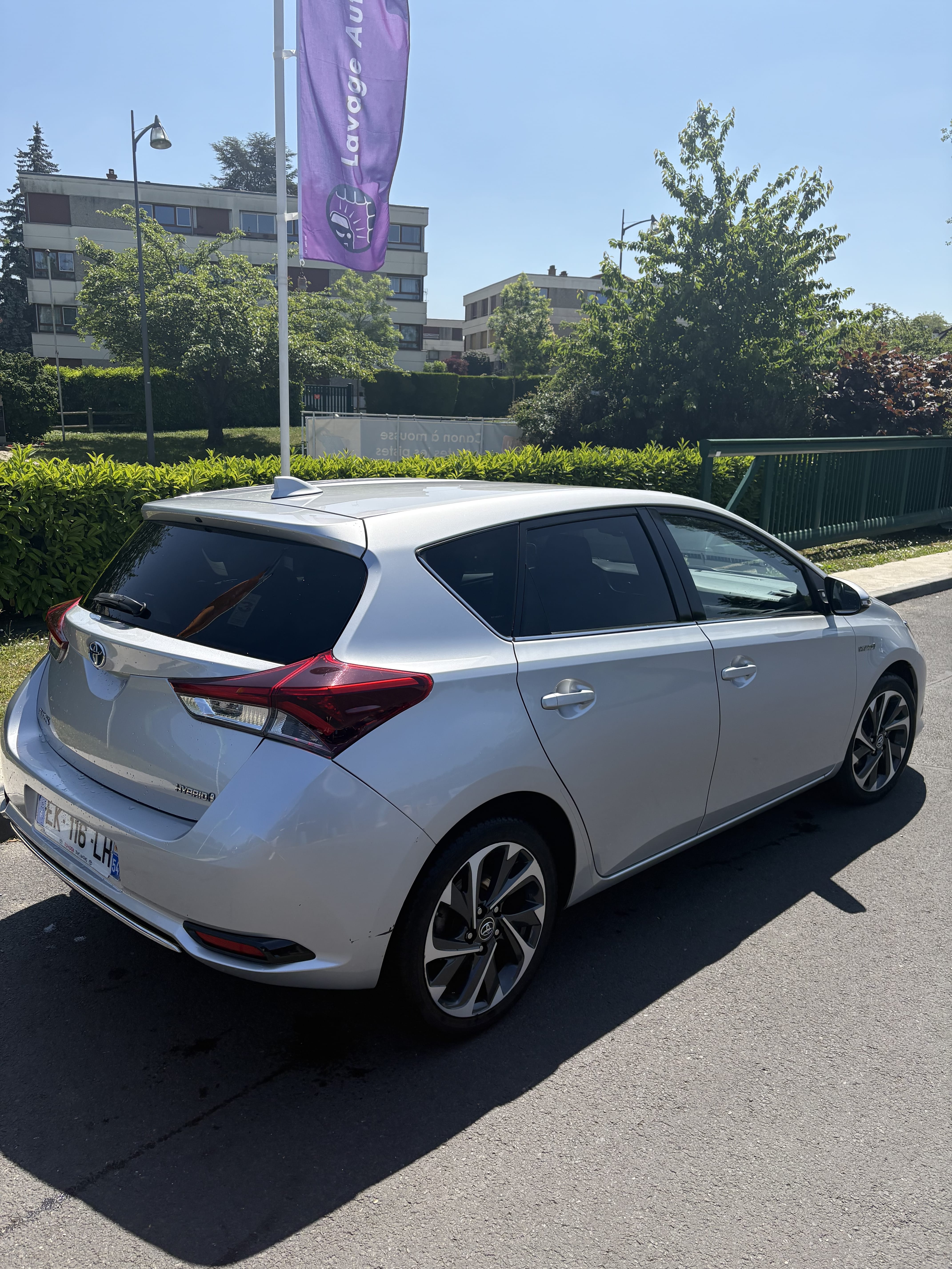 Toyota Auris Hybrid
