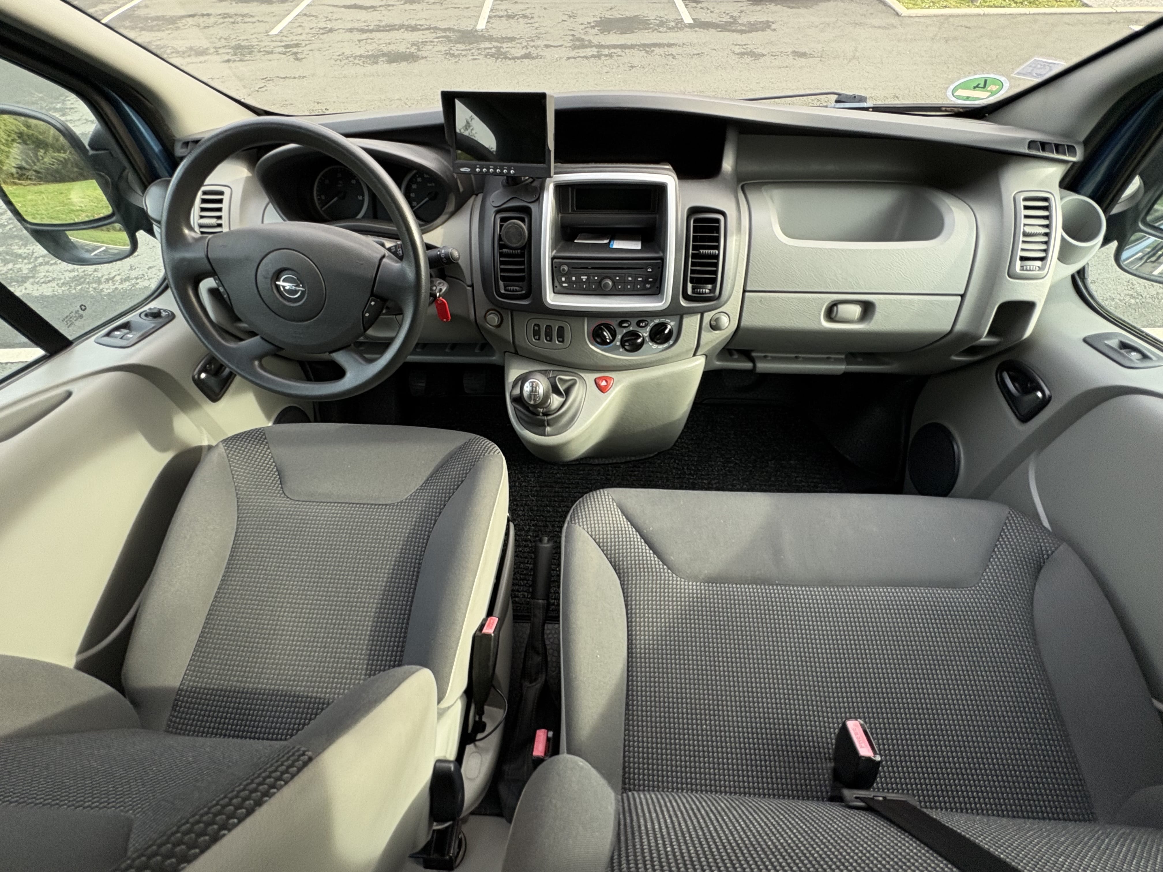Opel Vivaro Combi avec Audio Bluetooth