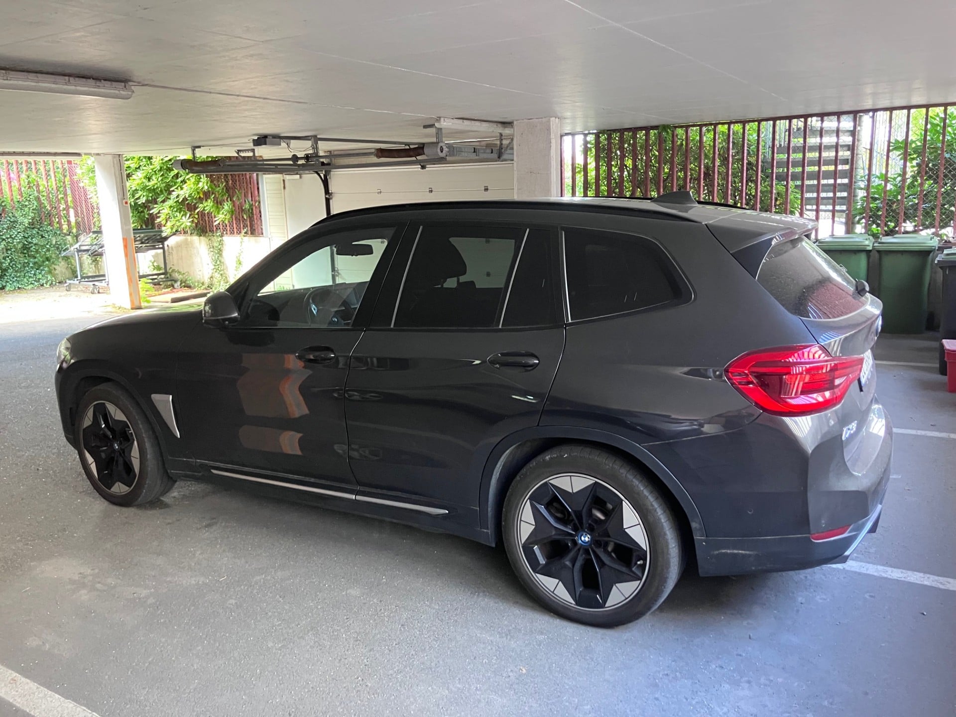 BMW ix3 med Ryggekamera