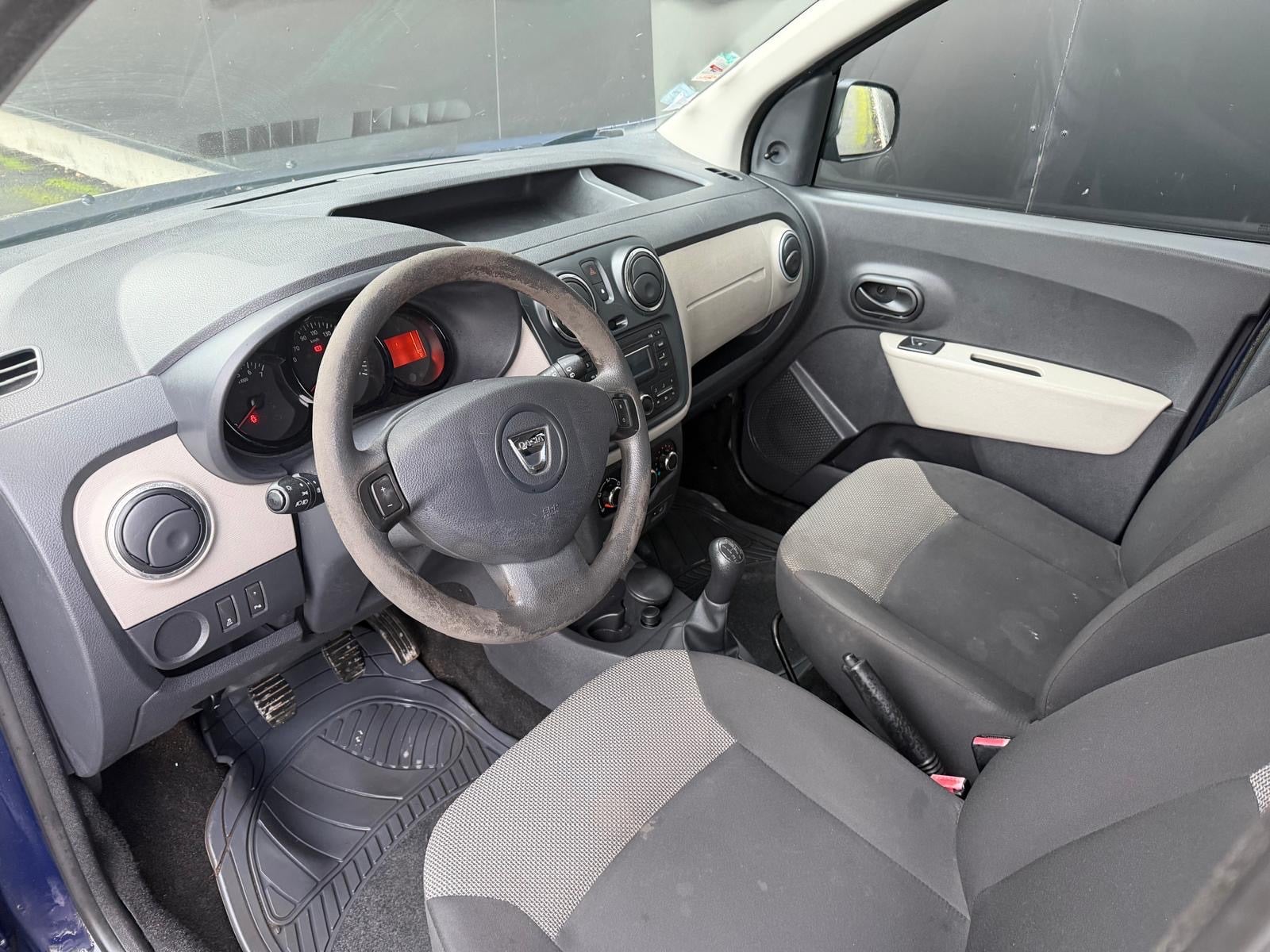 Dacia Dokker avec Autoradio